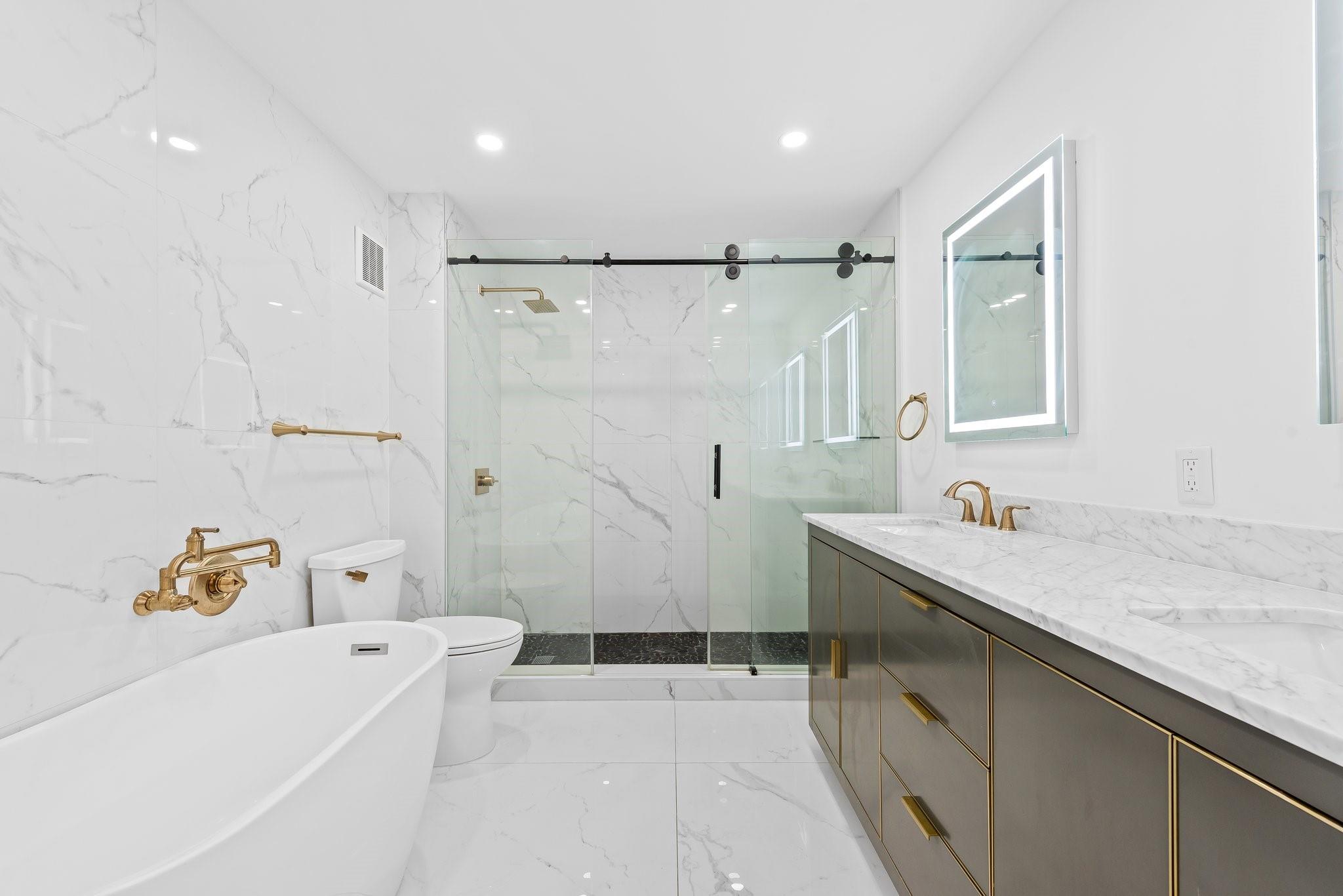 877 Ne 195th St 422 Property Photo 11