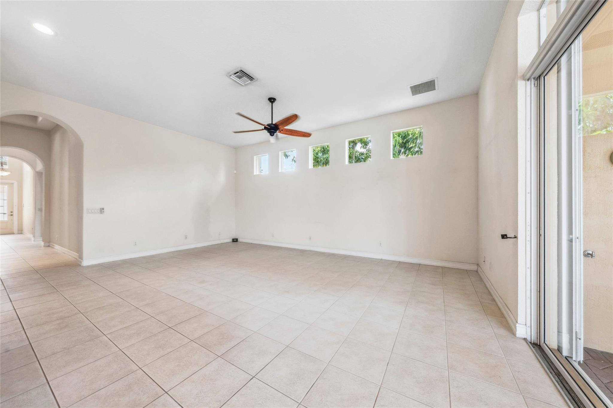 10758 Nw 83rd Ct Property Photo 17