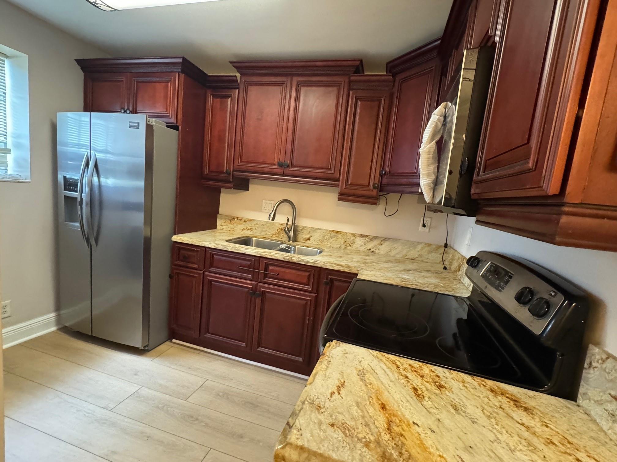 702 Gardens Dr 103 Property Photo 4