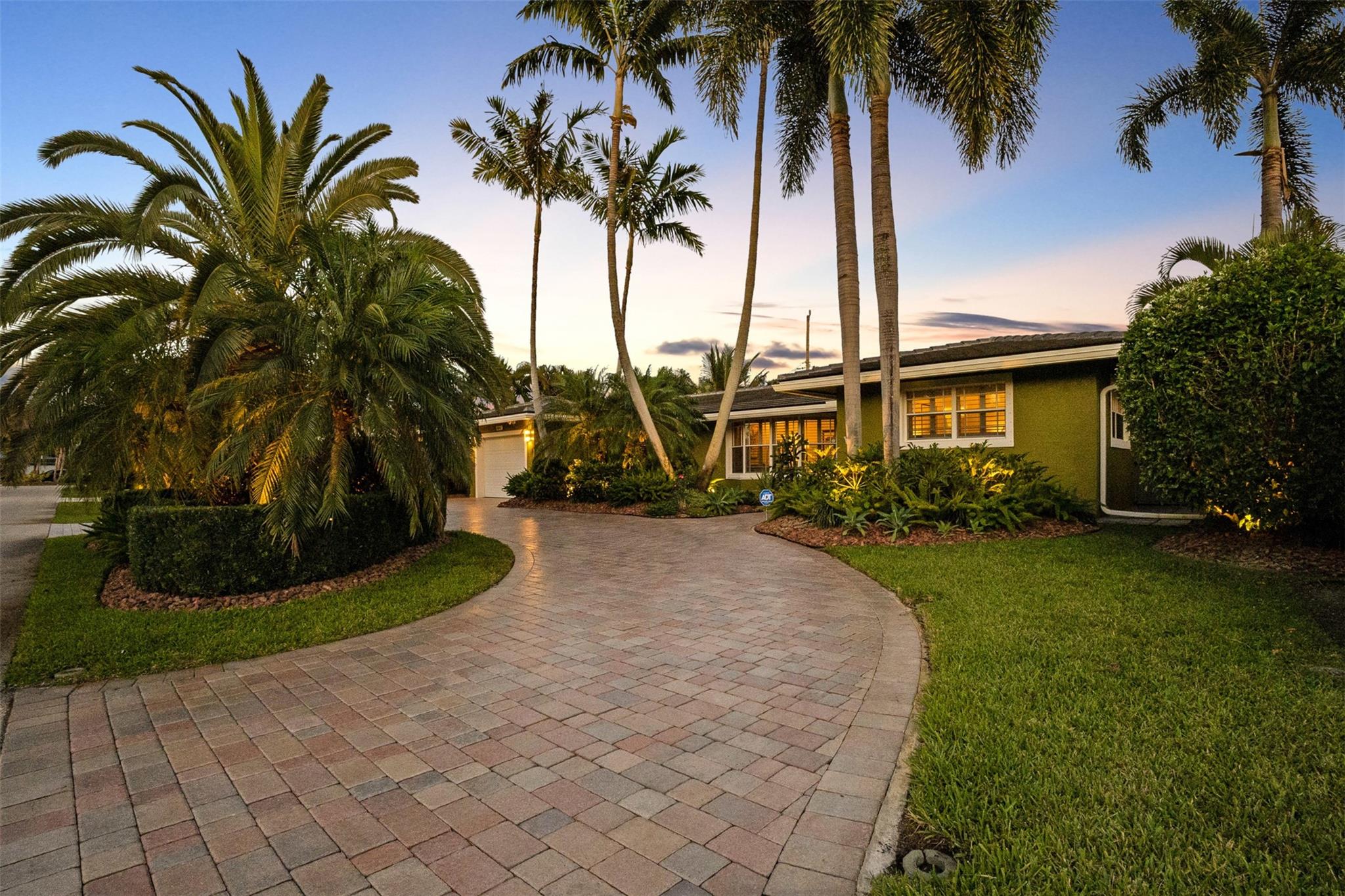 4640 Twin Lakes Blvd Property Photo 1