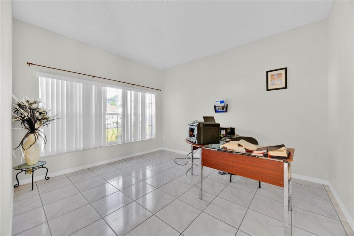 519 Elbridge Place Property Photo 4