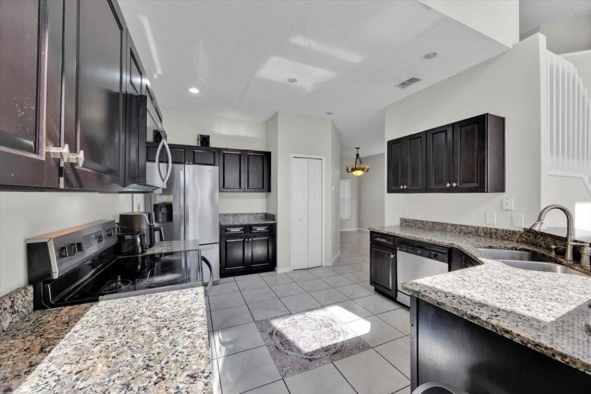 519 Elbridge Place Property Photo 13