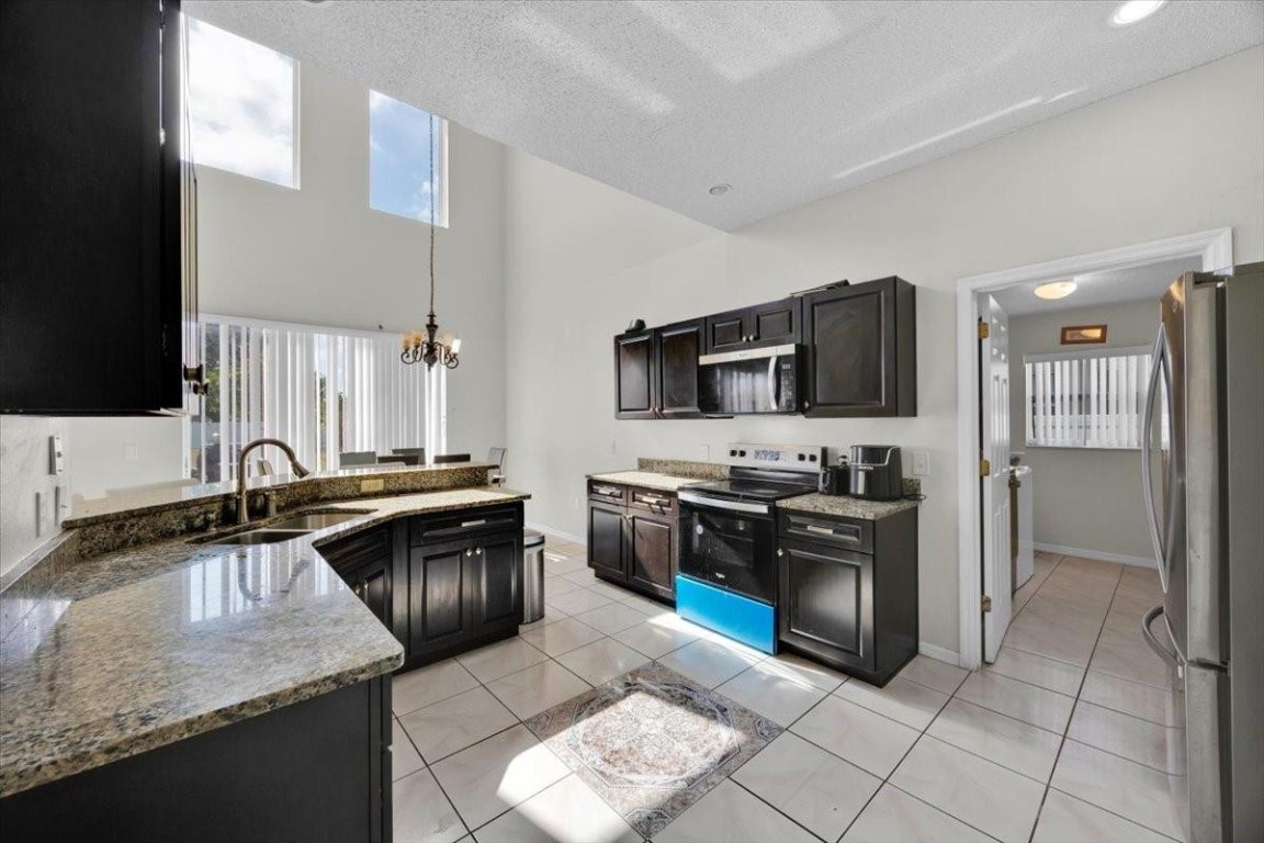519 Elbridge Place Property Photo 14