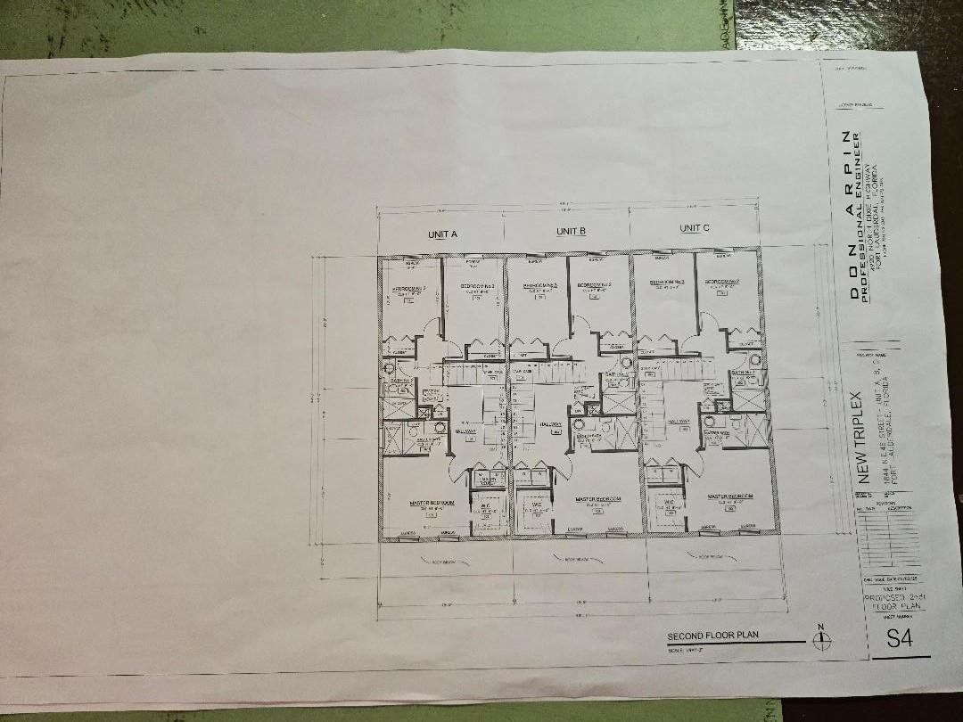 F10500062 Property Photo 4