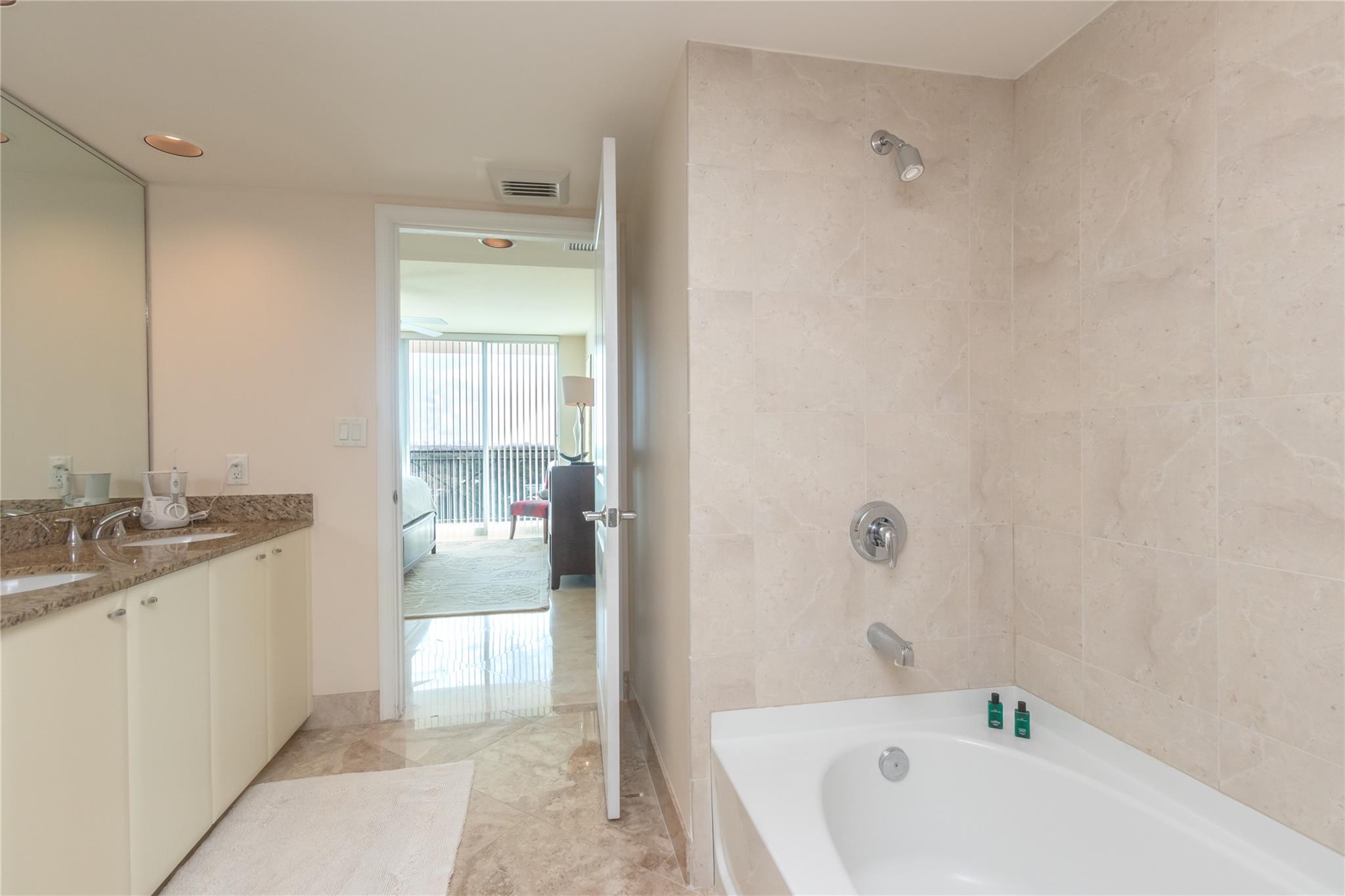 600 W Las Olas Blvd 1109 Property Photo 12