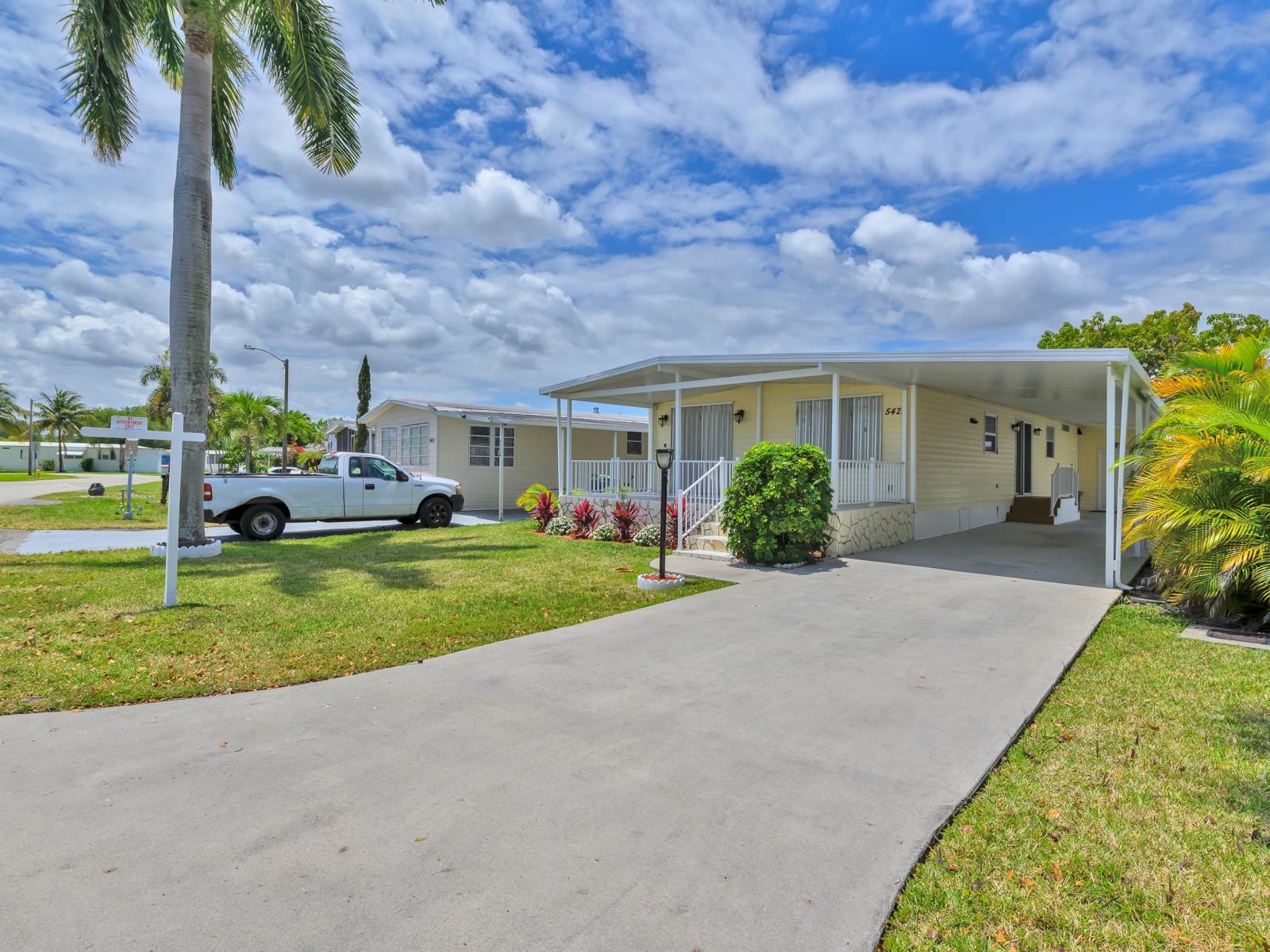 5421 Lagoon Dr Property Photo 1