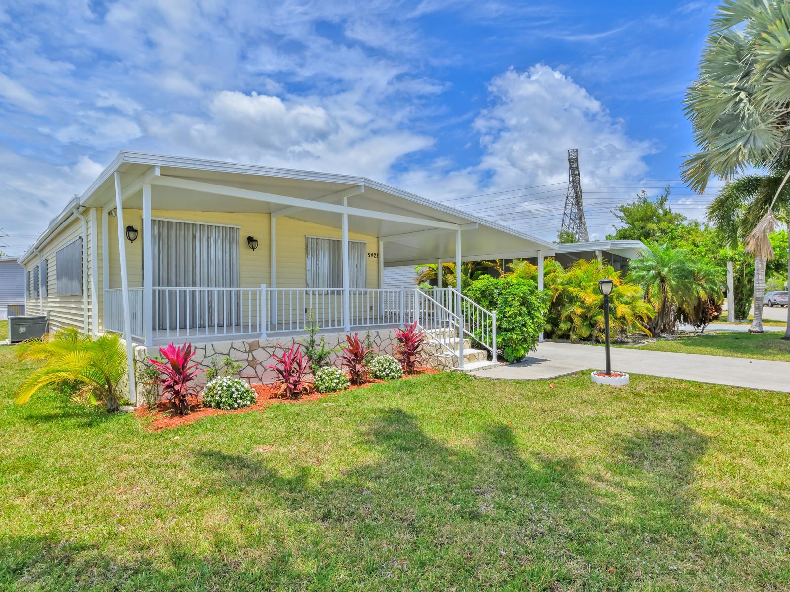 5421 Lagoon Dr Property Photo 3