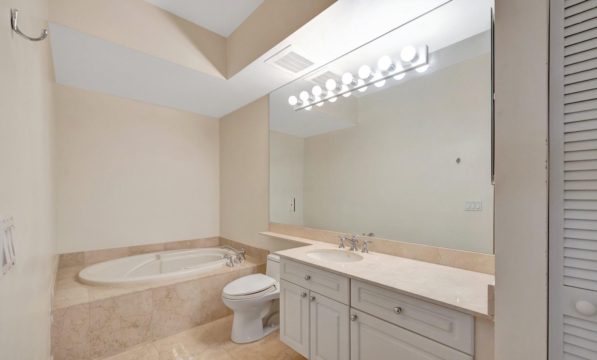111 Se 8th Ave 603 Property Photo 21