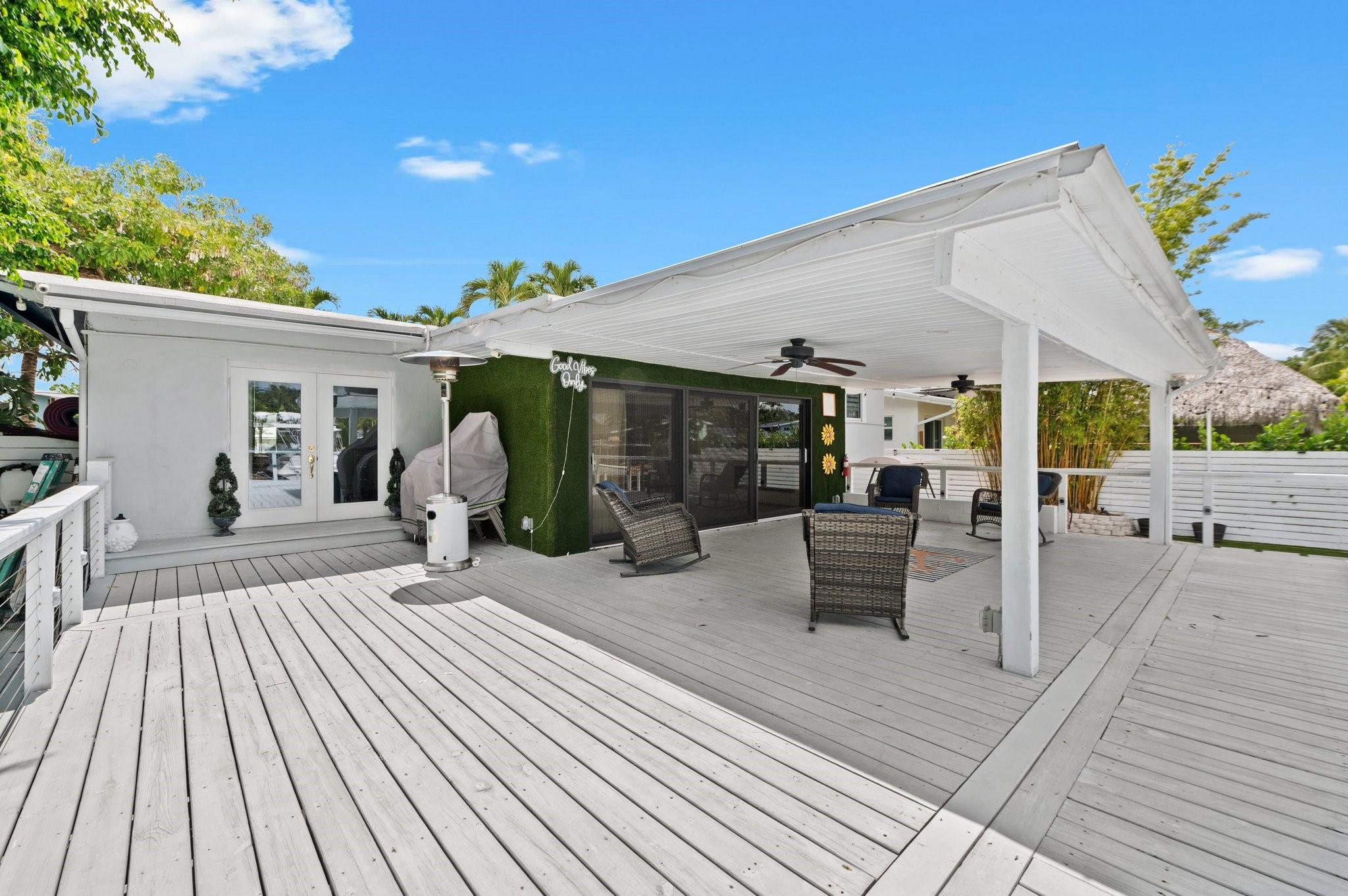 2455 Sugarloaf Ln Property Photo 6