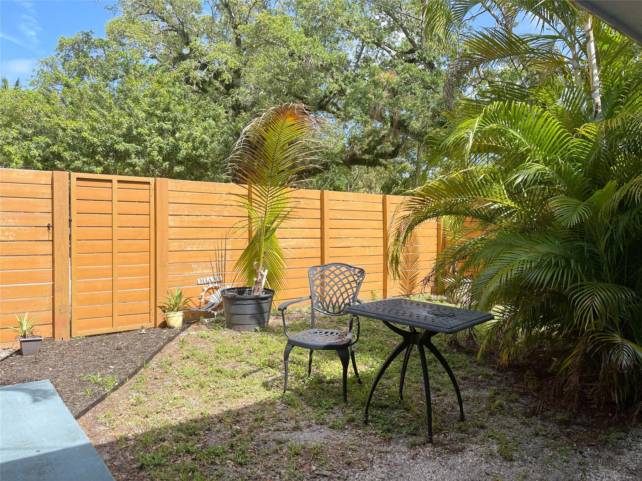 1015 Sw 15th Ter Property Photo 44