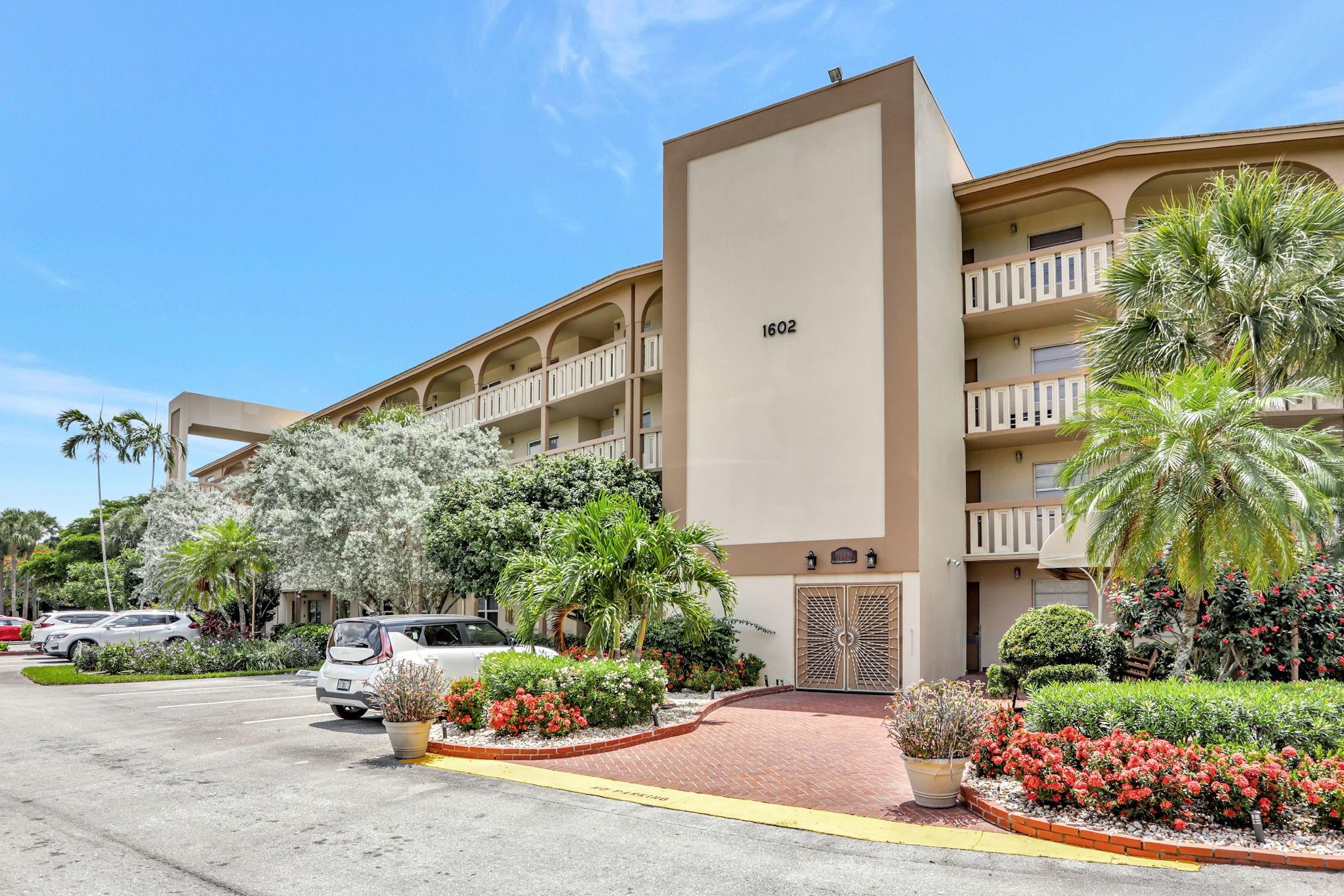 1602 Abaco Dr D4