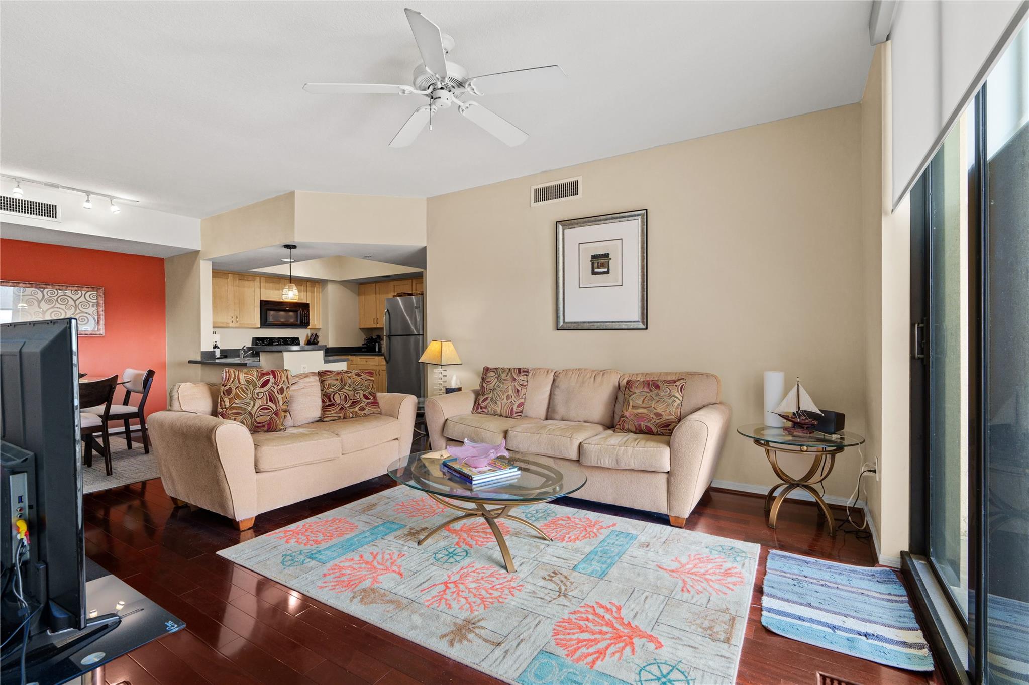 110 N Federal Hwy 1012 Property Photo 3