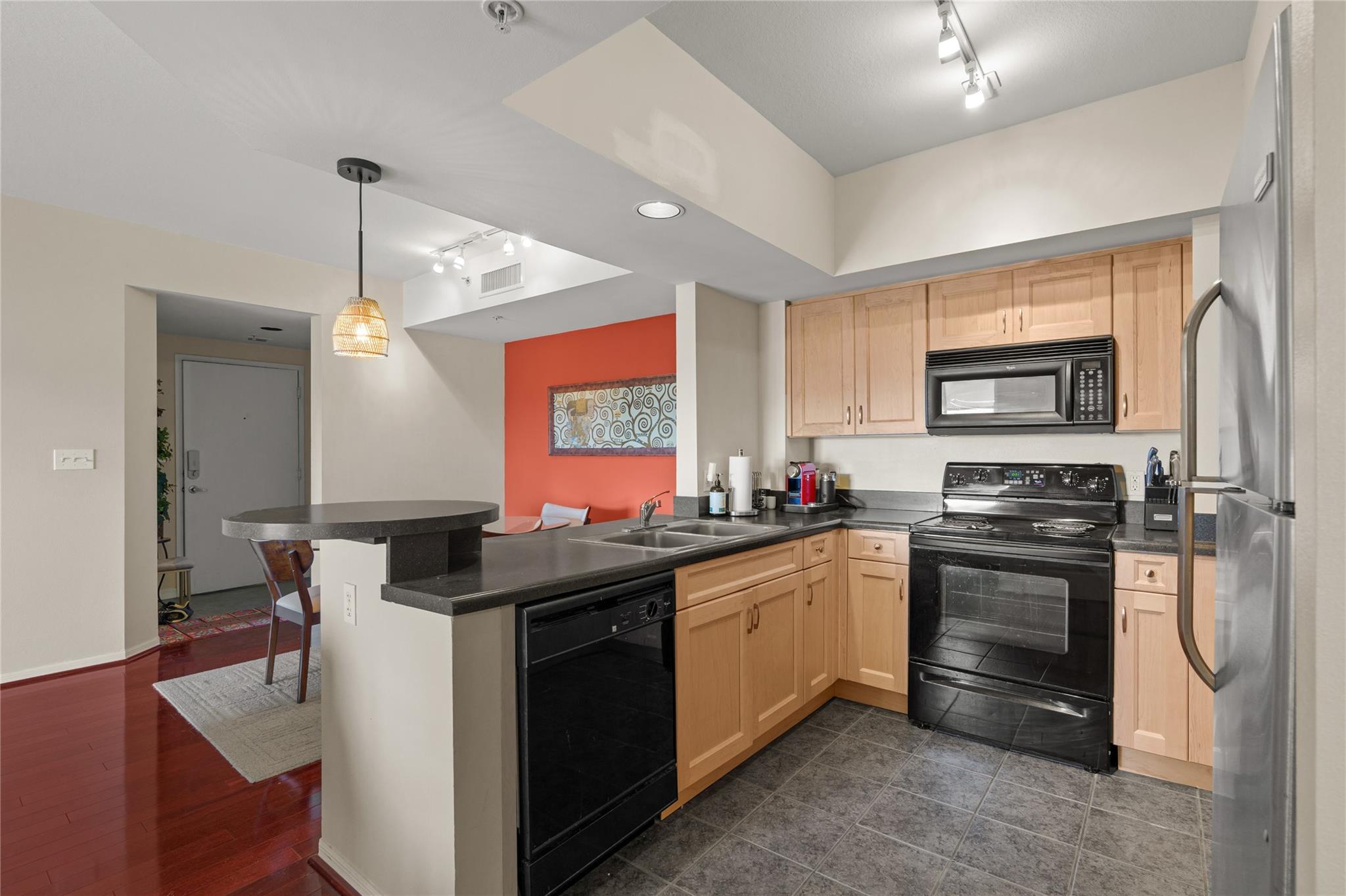 110 N Federal Hwy 1012 Property Photo 4