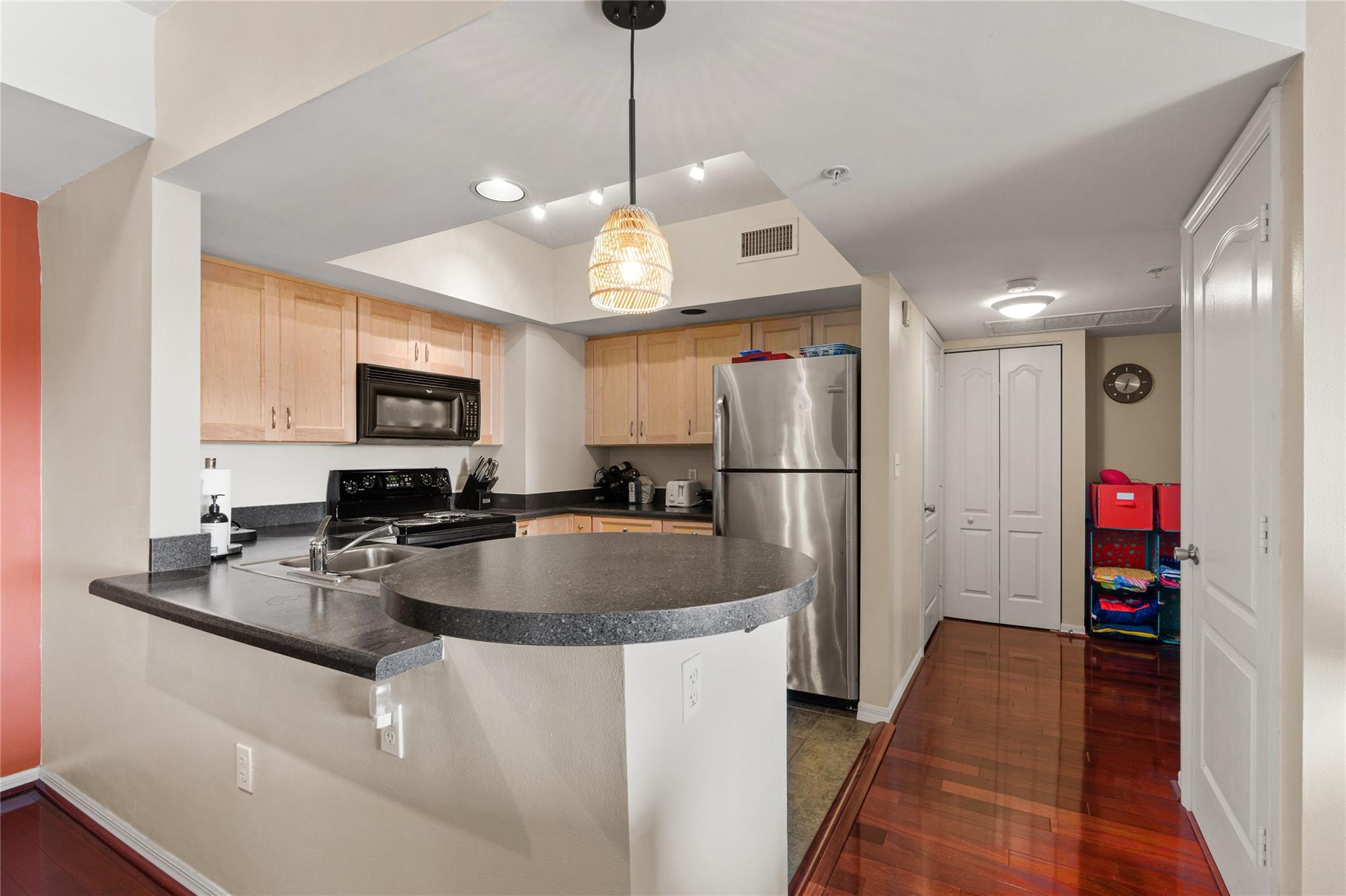 110 N Federal Hwy 1012 Property Photo 7