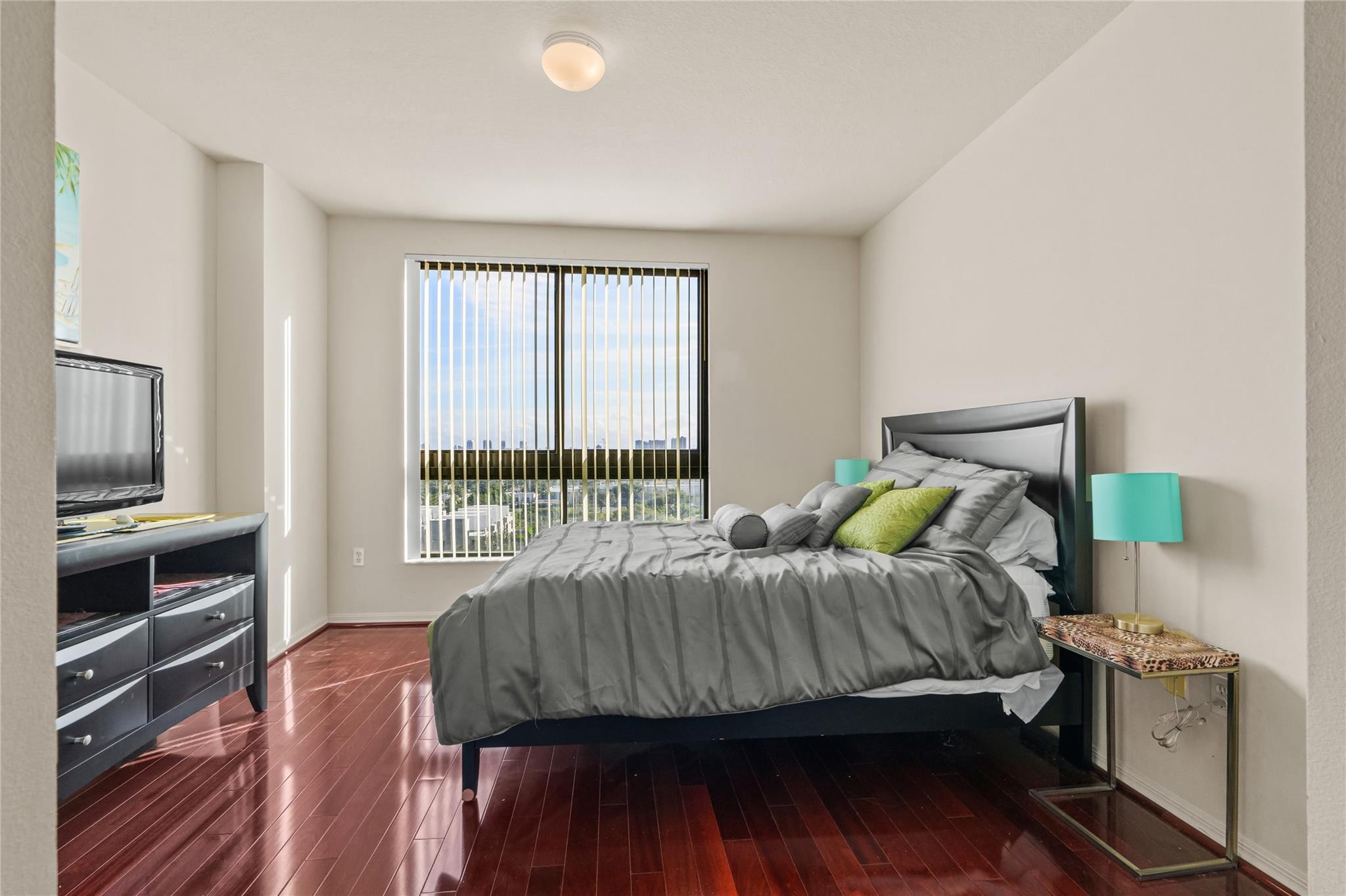 110 N Federal Hwy 1012 Property Photo 9