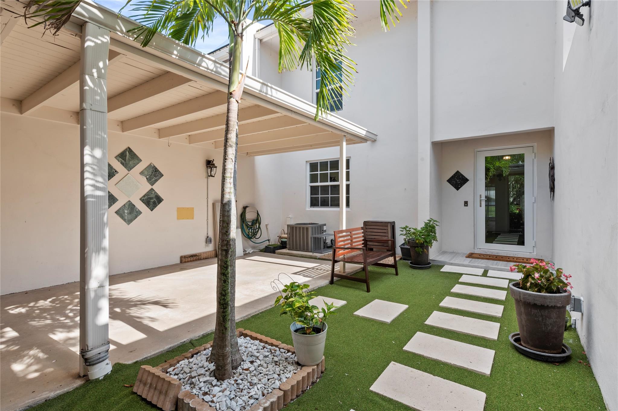 3063 N Palm Aire Dr 3063 Property Photo 1