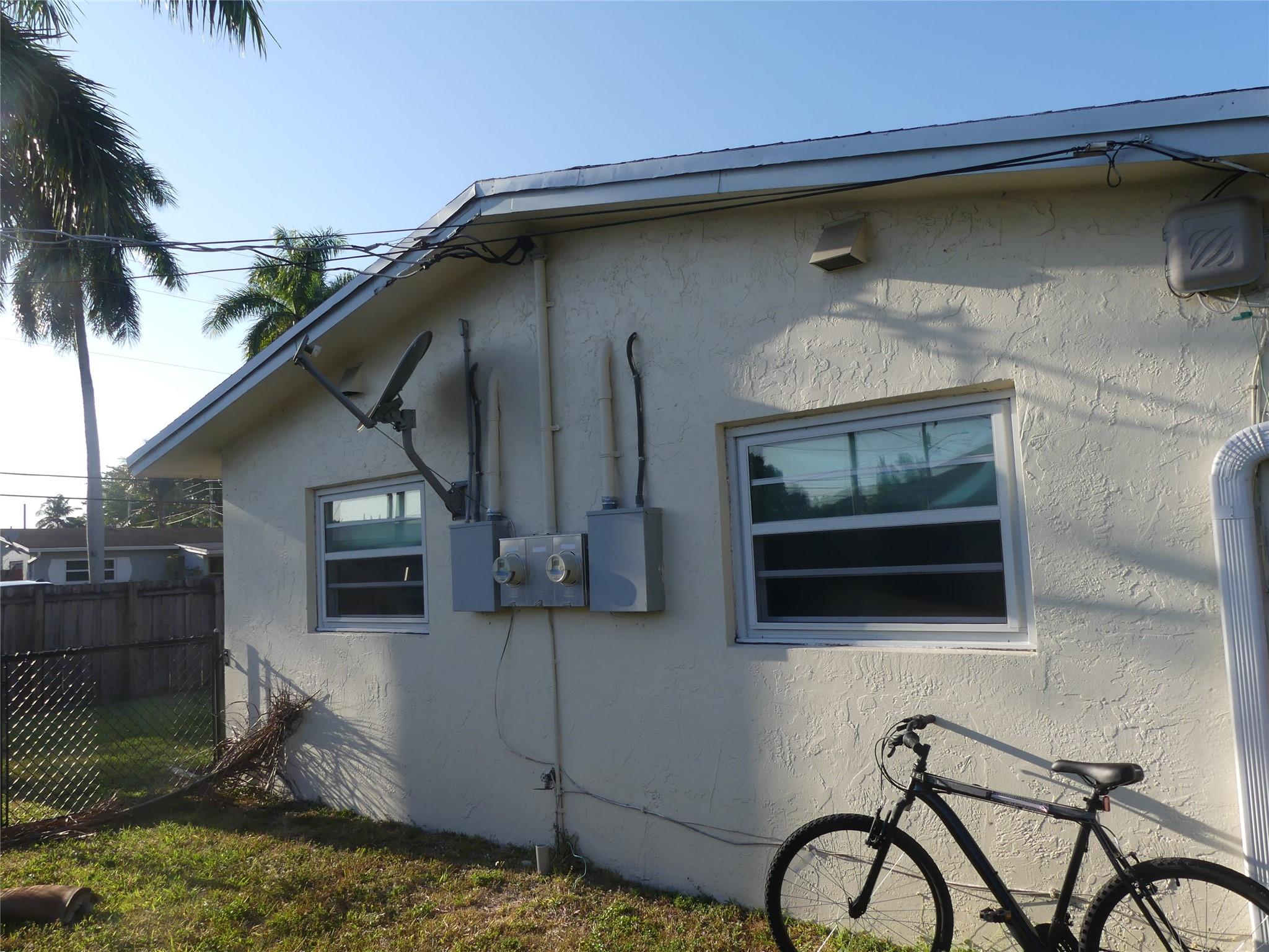3296 Sw 44th St Property Photo 3