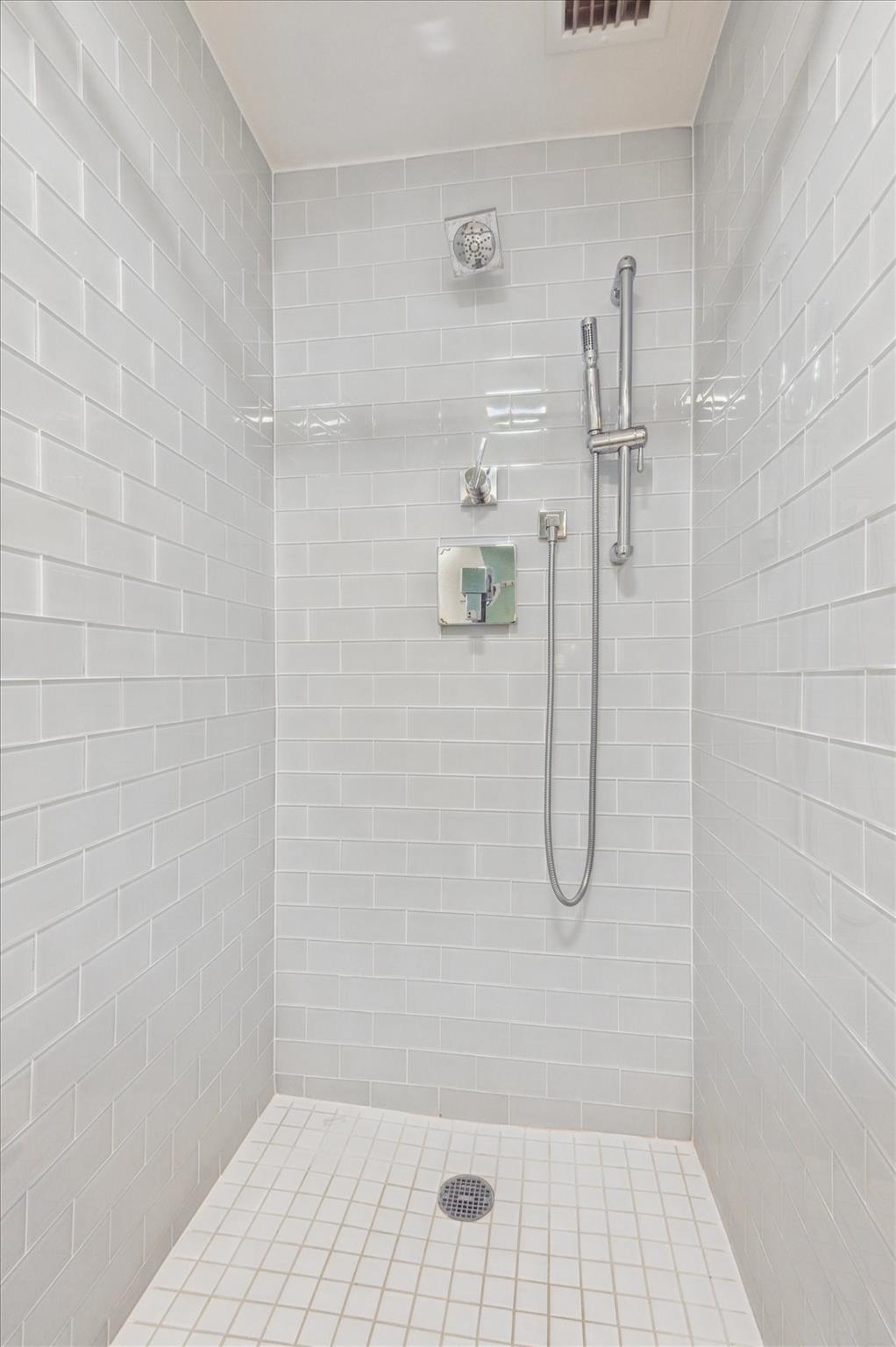 3000 Holiday Dr 506 Property Photo 11