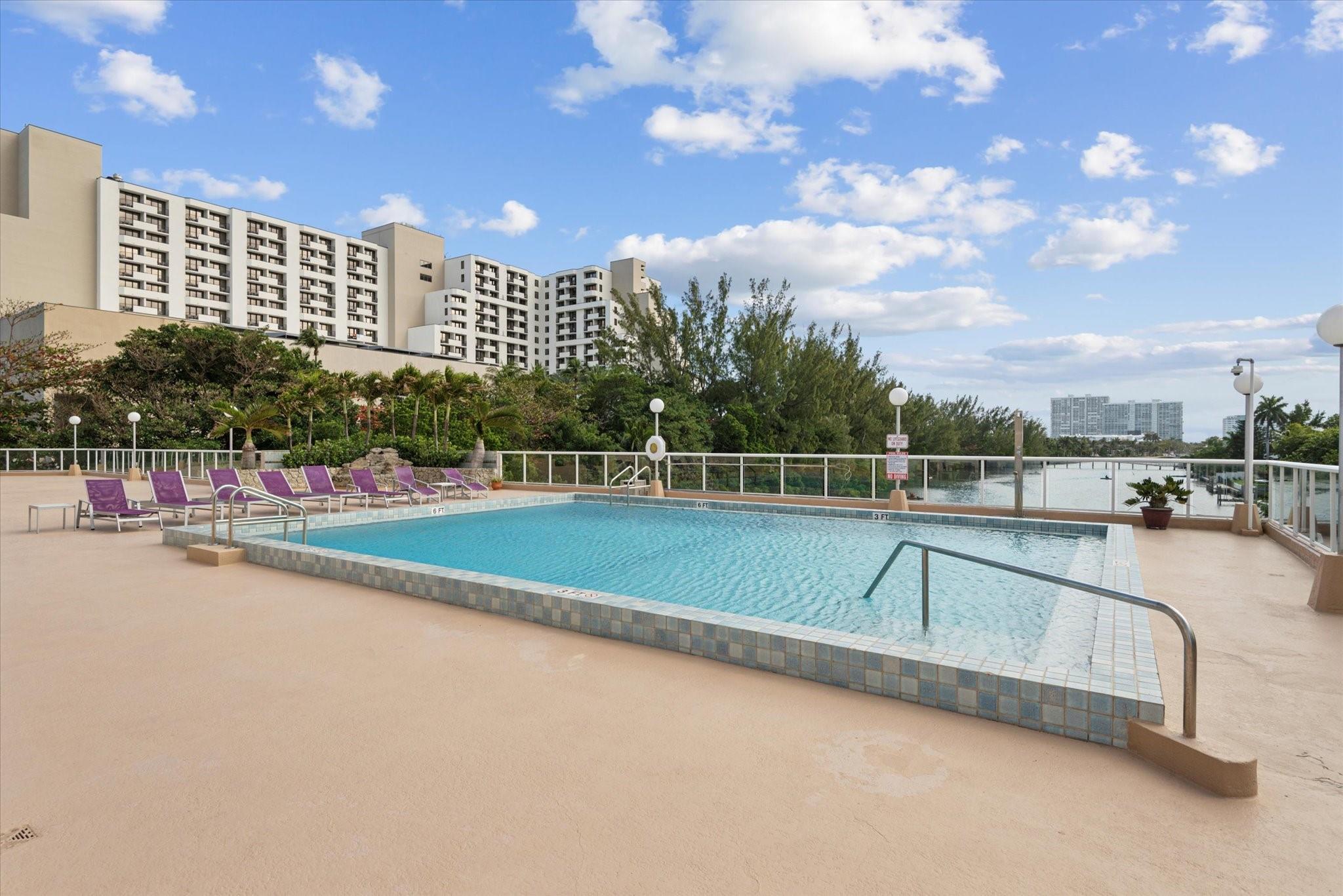 3000 Holiday Dr 506 Property Photo 16
