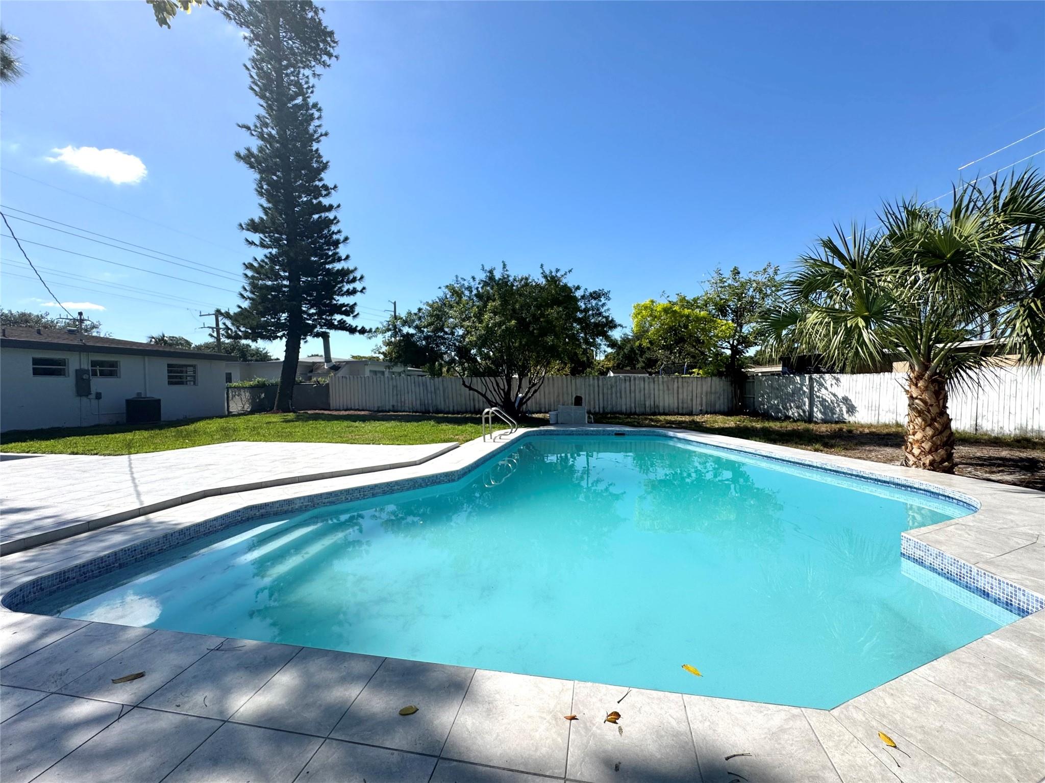 411 Sw 31 Ave Property Photo 1
