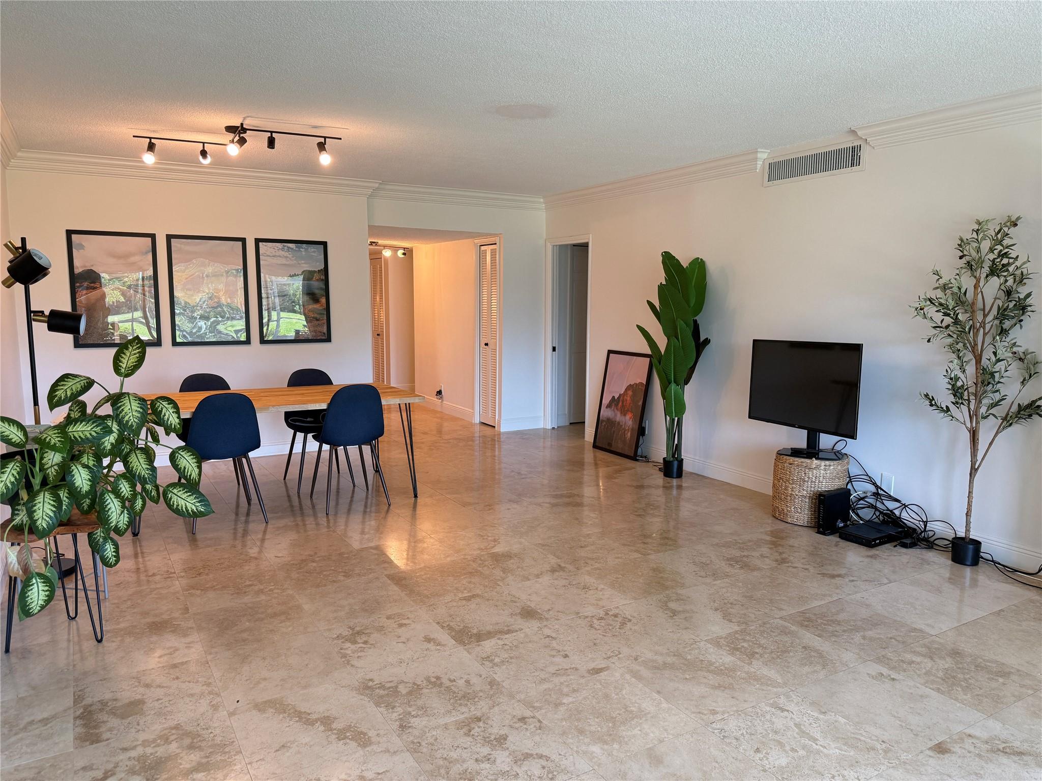 3000 N Palm Aire Dr 107 Property Photo 1