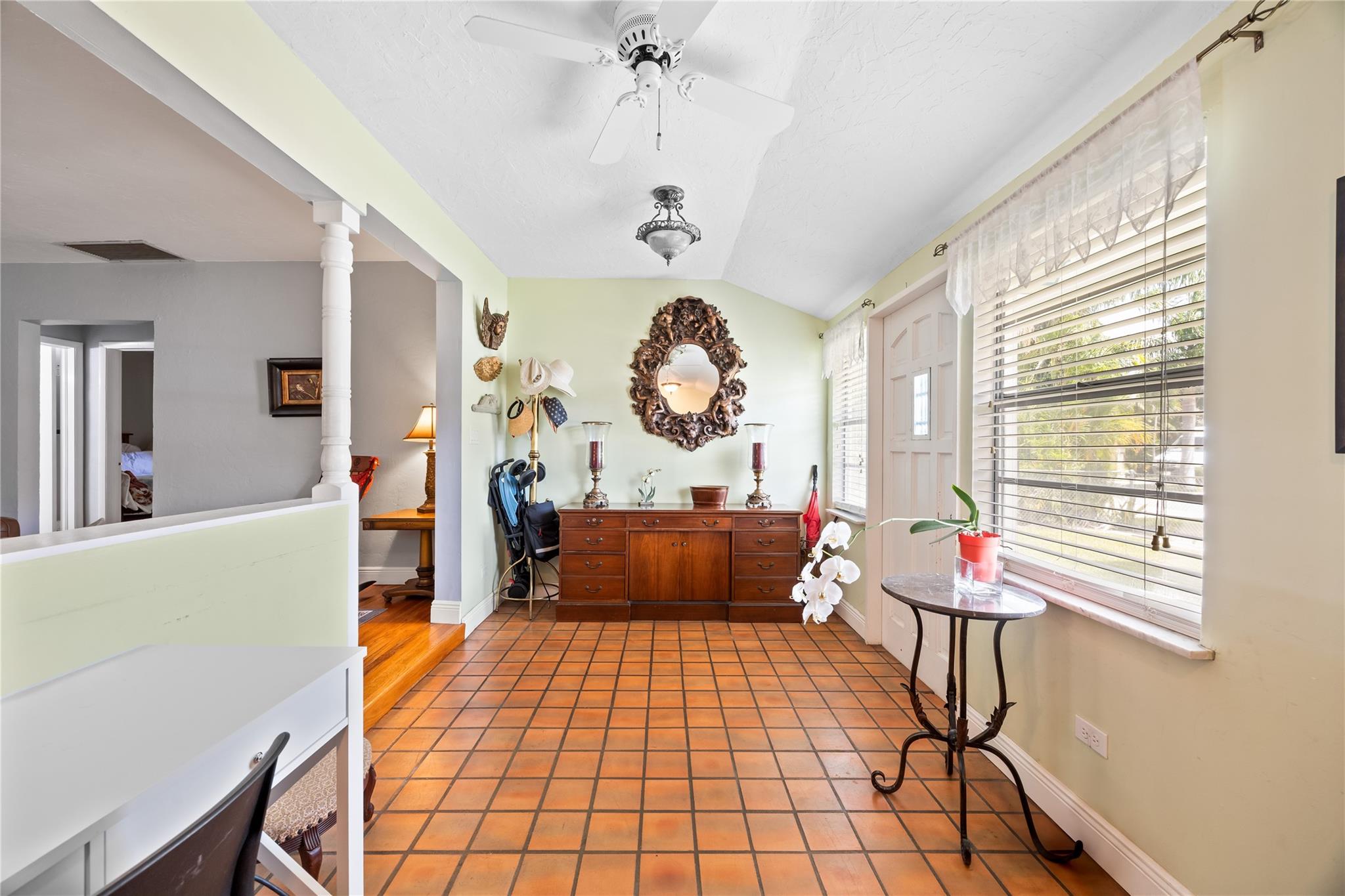 1617 Dewey Property Photo 6