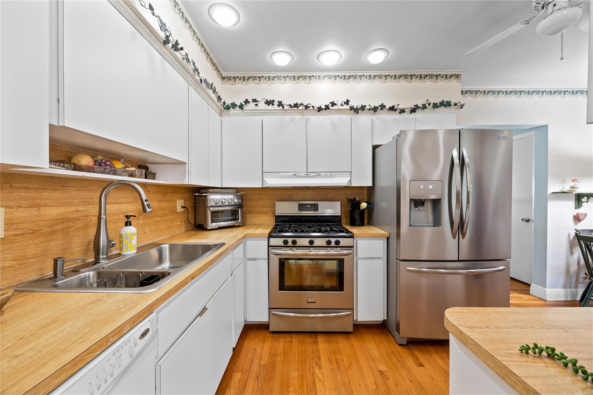 1617 Dewey Property Photo 13