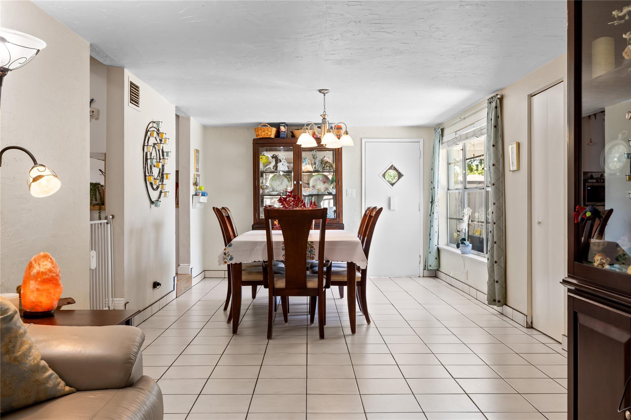 1617 Dewey Property Photo 18