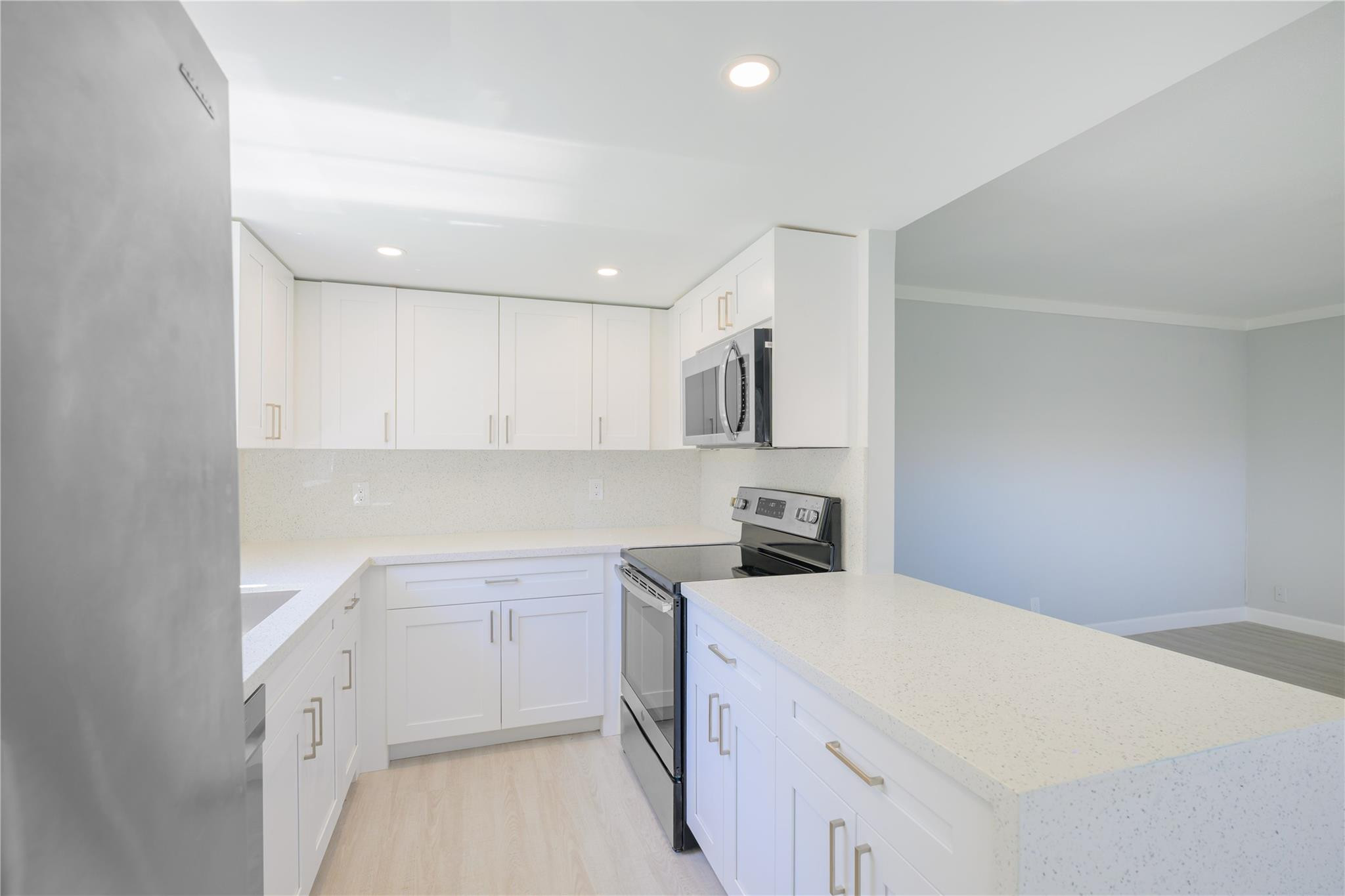 633 Brittany 633 Property Photo 6