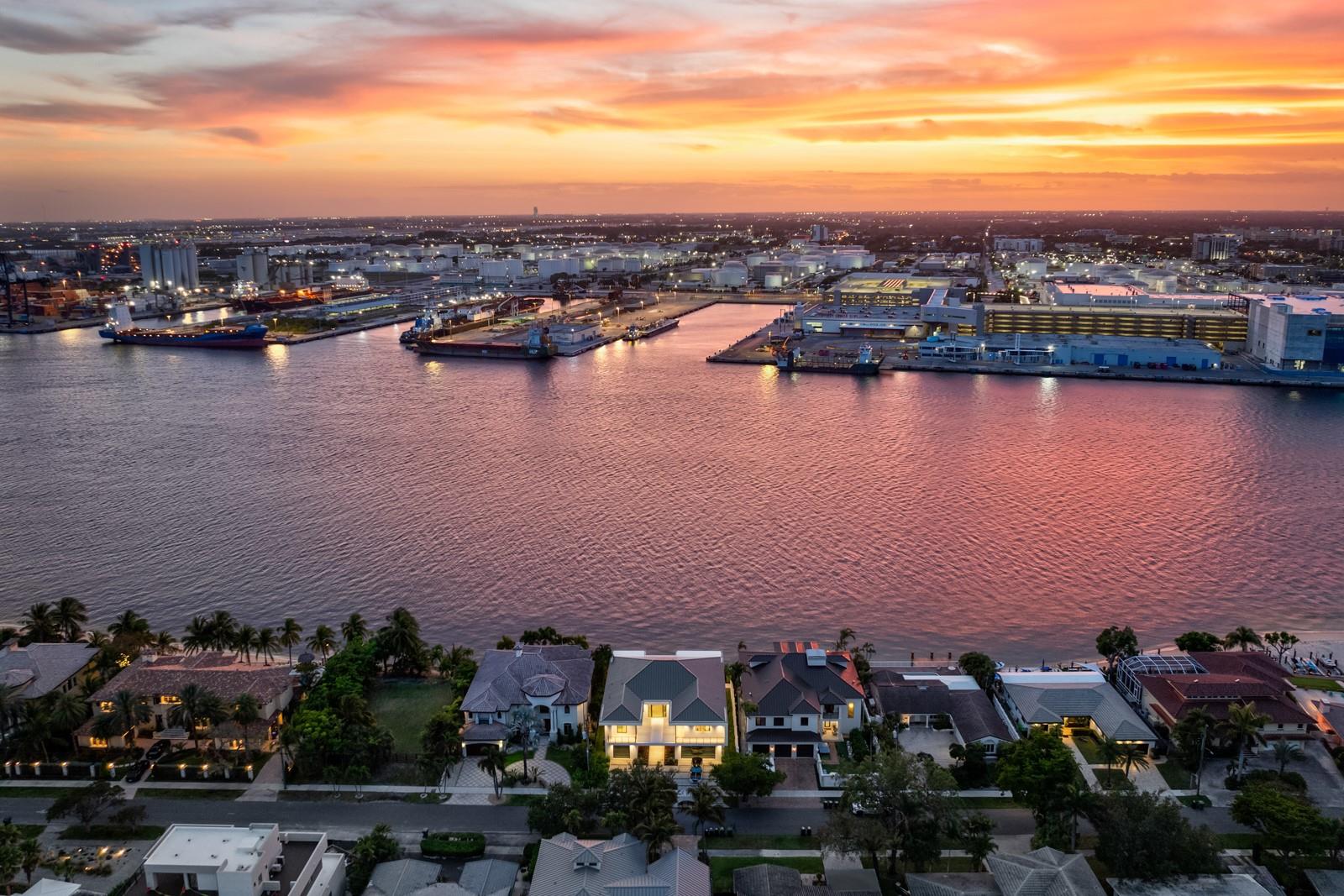 1957 Harbourview Dr Property Photo 5