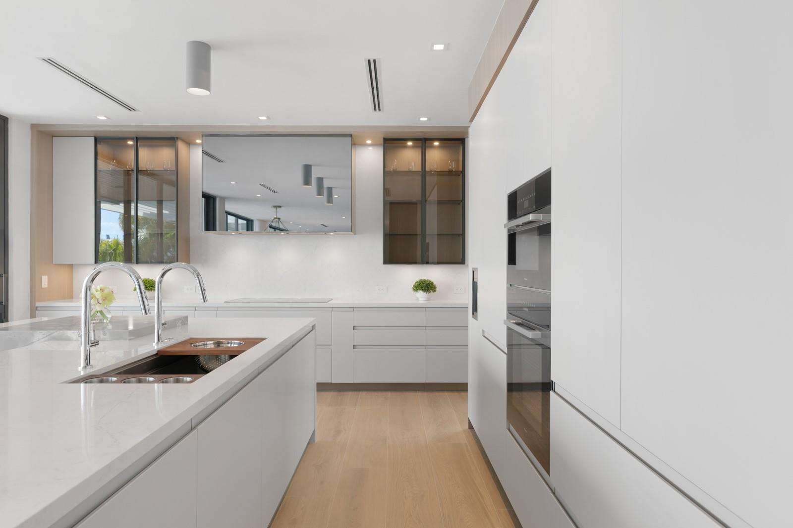 1957 Harbourview Dr Property Photo 26