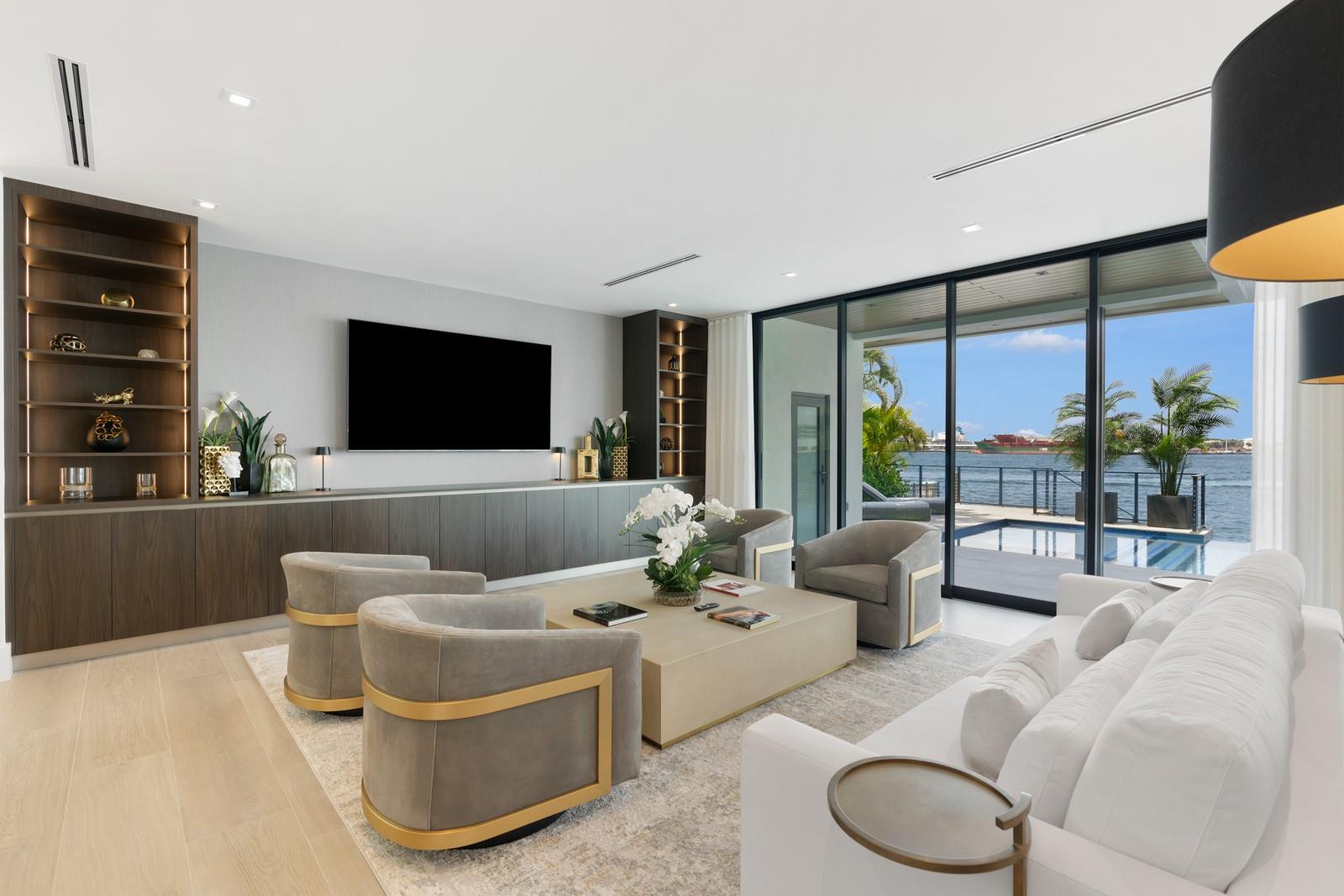 1957 Harbourview Dr Property Photo 30