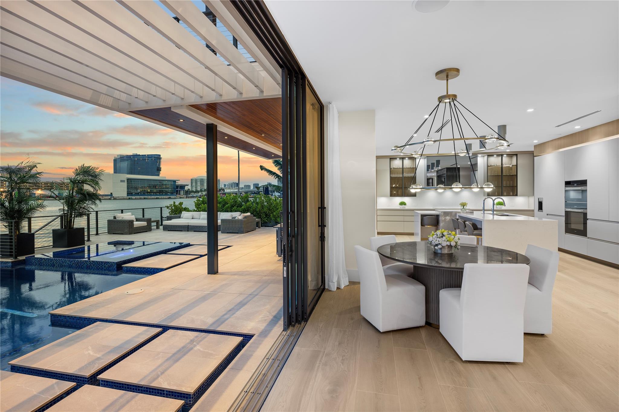 1957 Harbourview Dr Property Photo 33