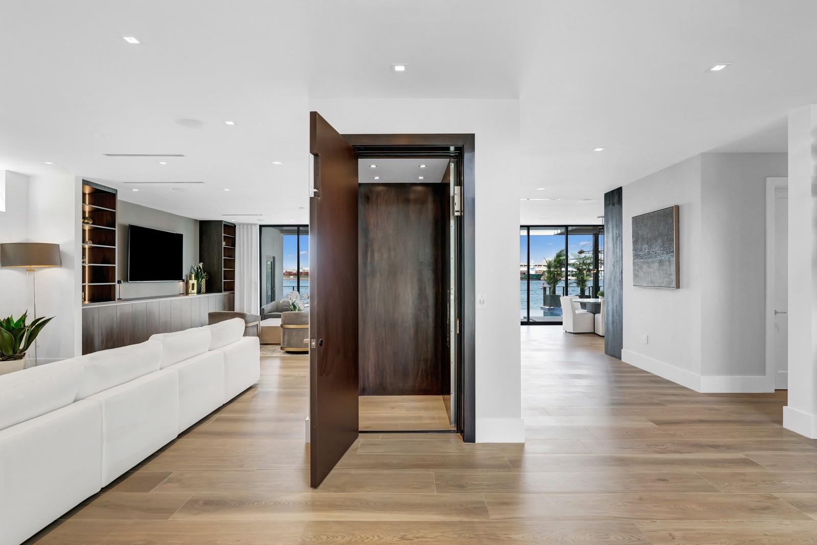 1957 Harbourview Dr Property Photo 36