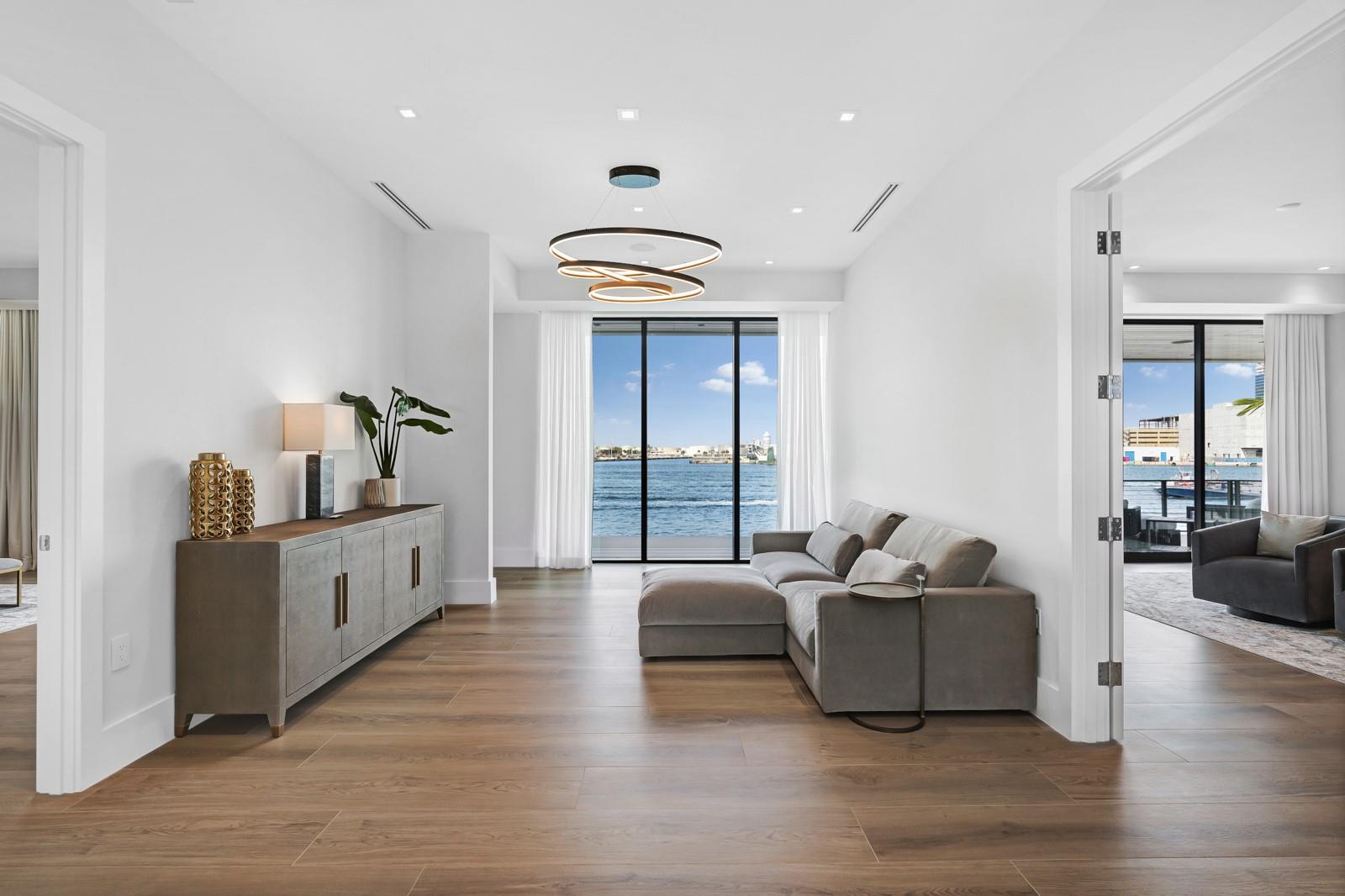 1957 Harbourview Dr Property Photo 38