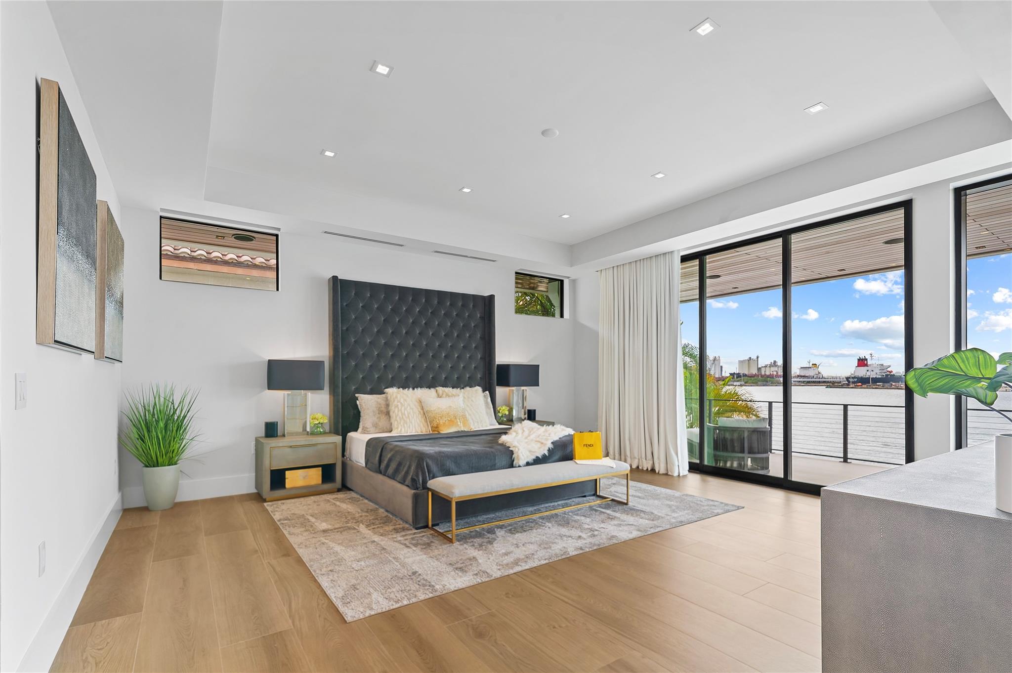 1957 Harbourview Dr Property Photo 48