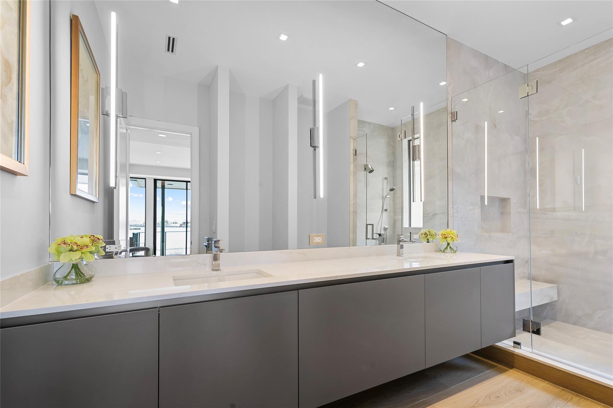 1957 Harbourview Dr Property Photo 49