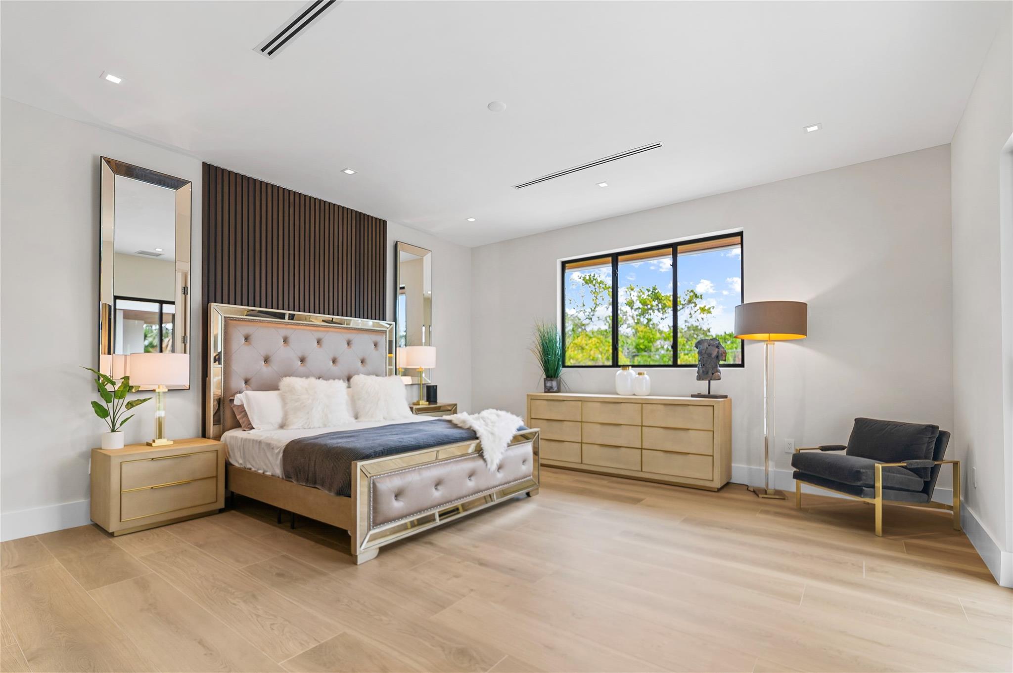 1957 Harbourview Dr Property Photo 51