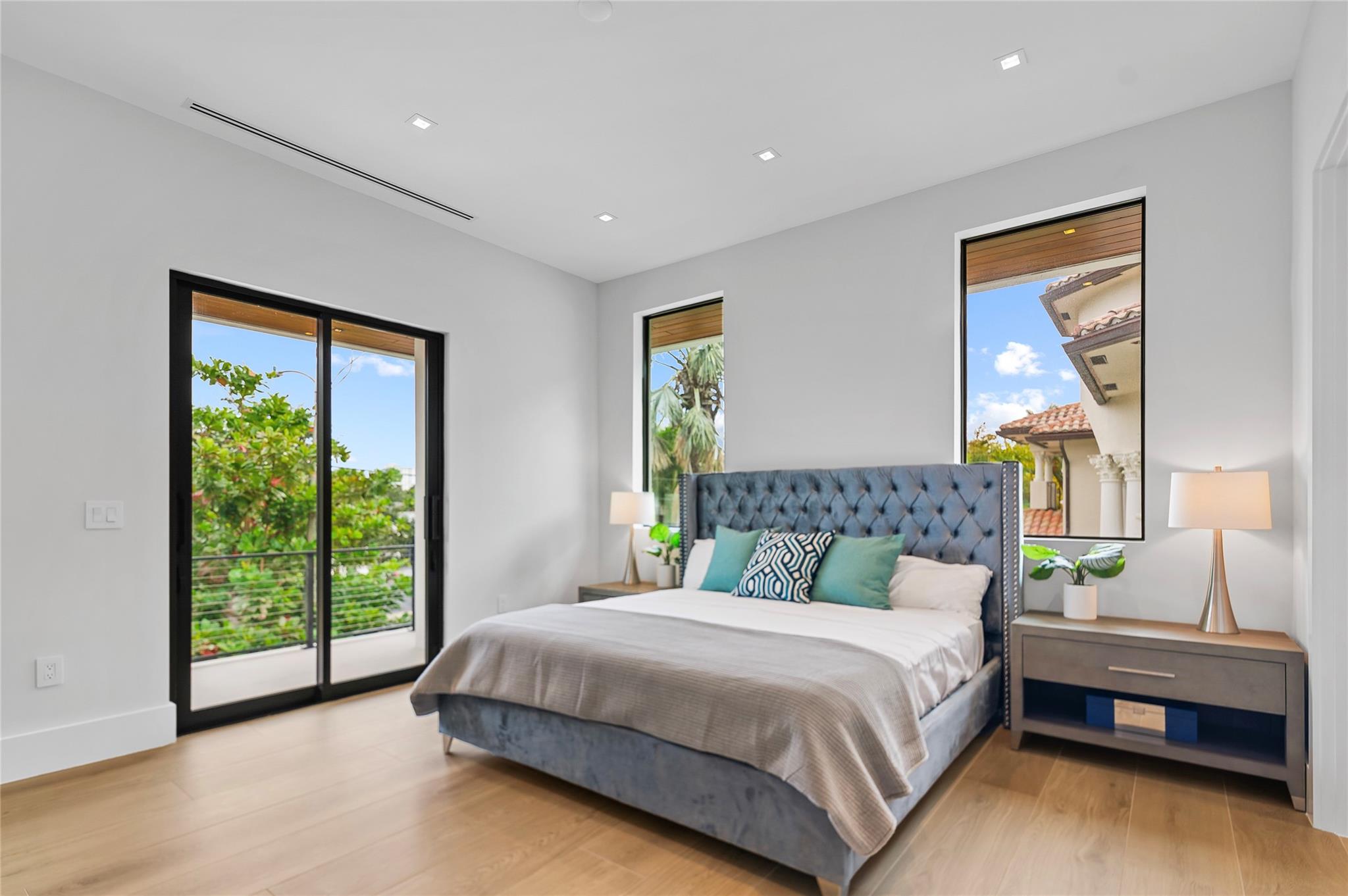 1957 Harbourview Dr Property Photo 54