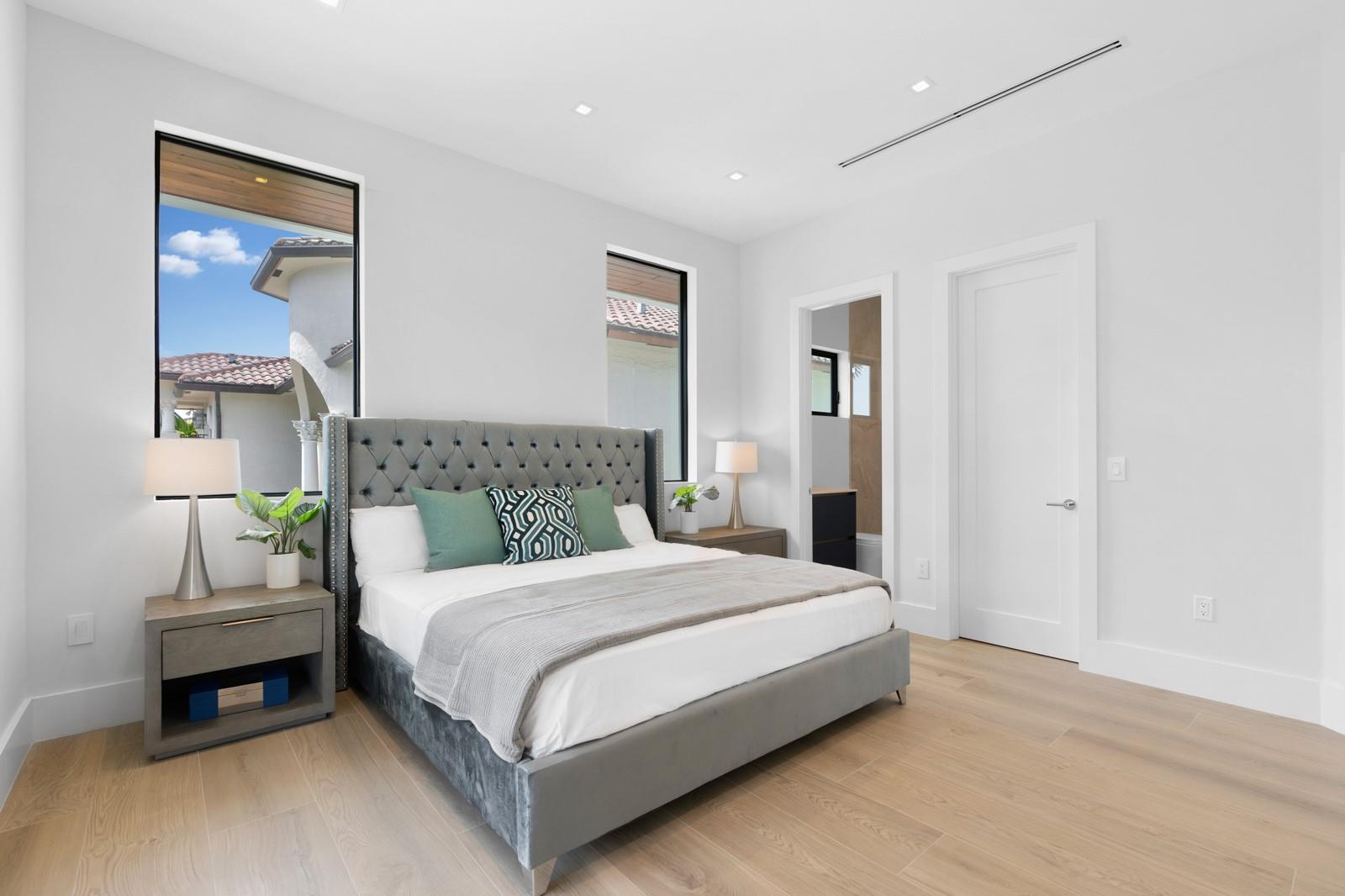 1957 Harbourview Dr Property Photo 55