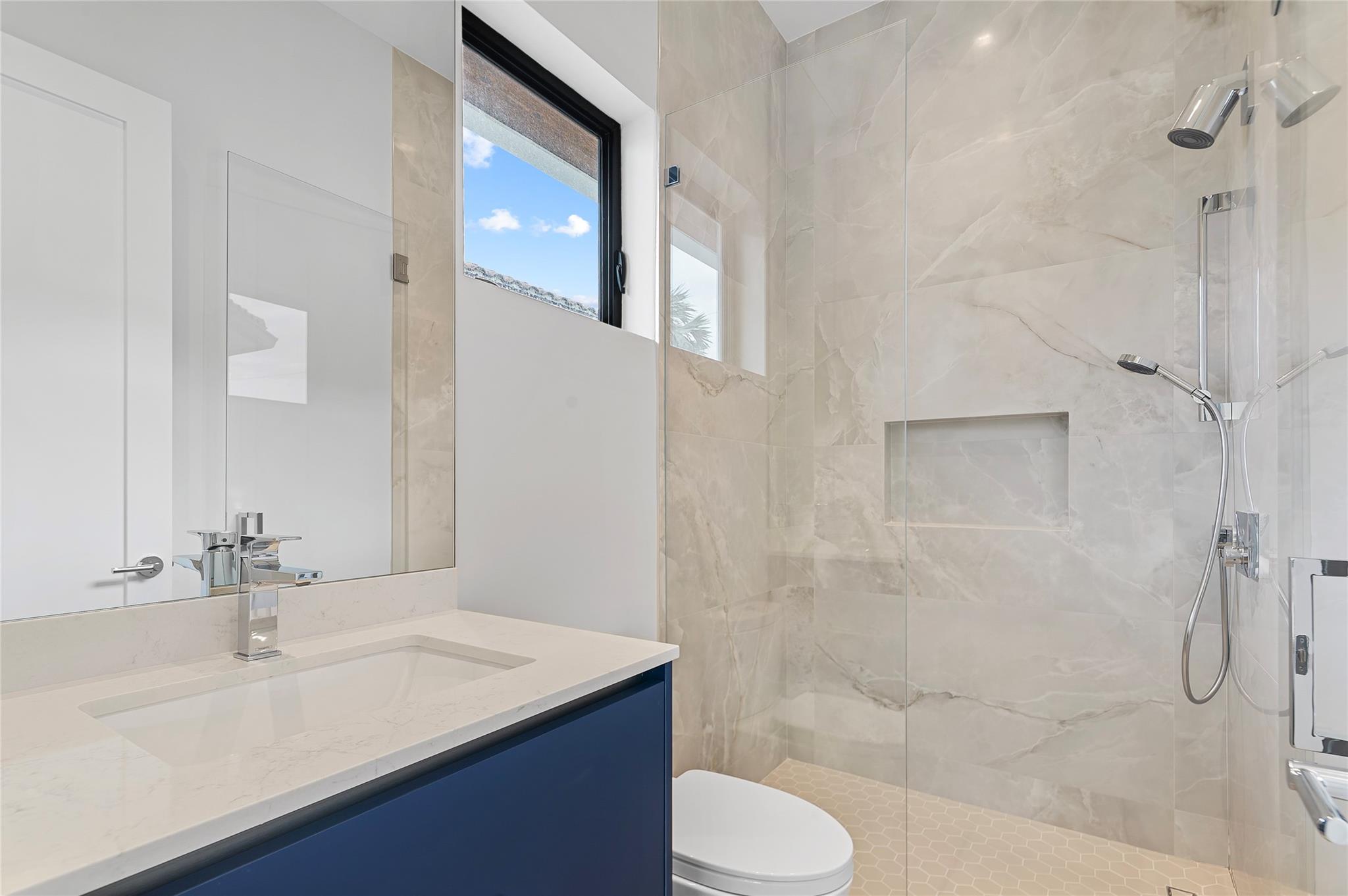 1957 Harbourview Dr Property Photo 56