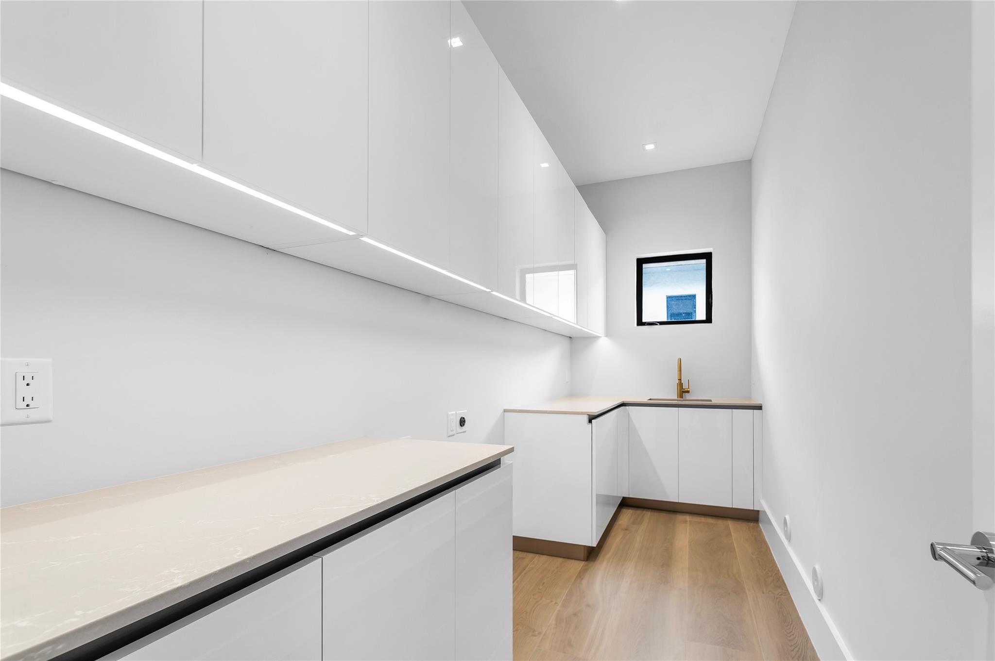 1957 Harbourview Dr Property Photo 57