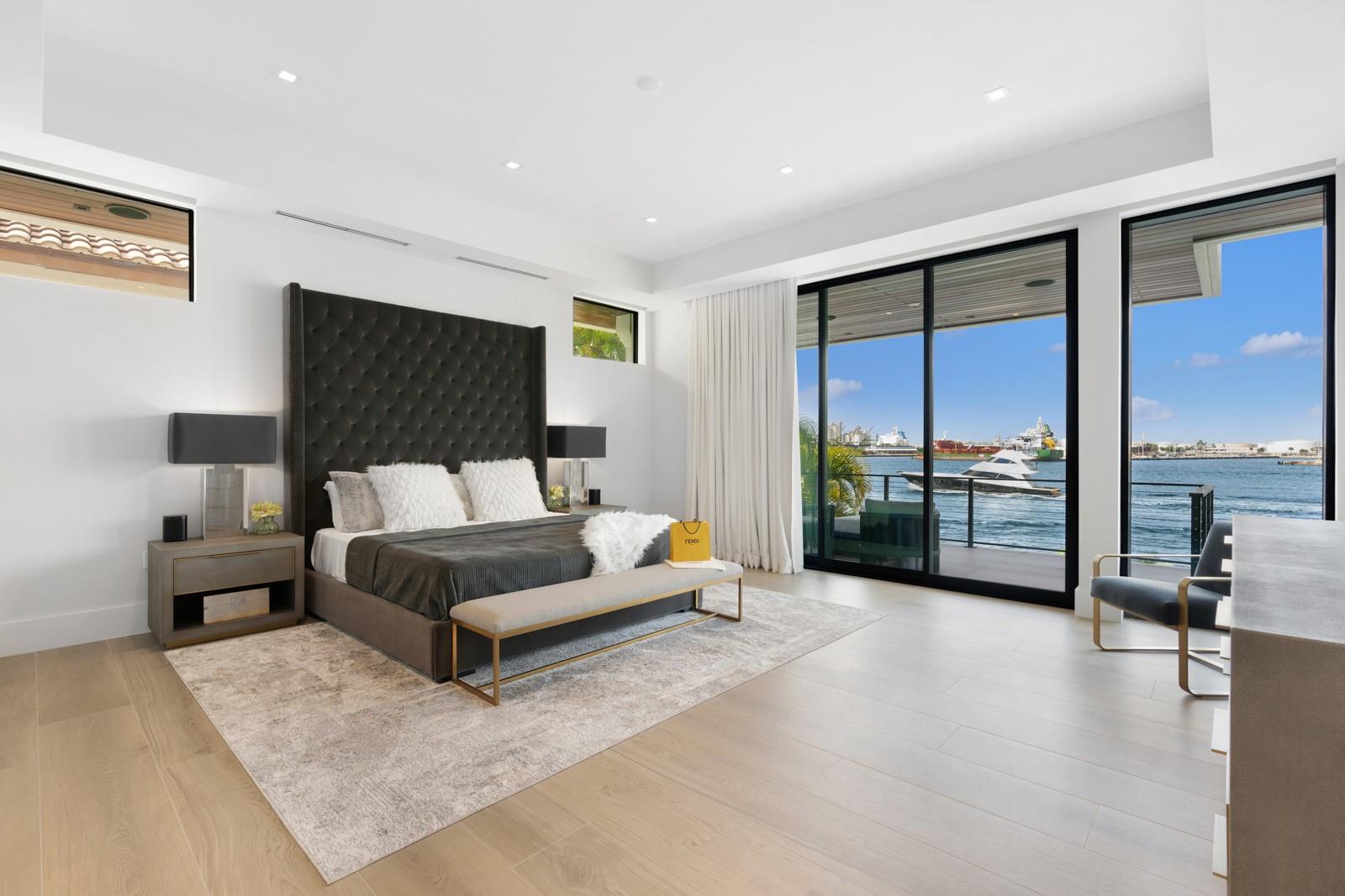 1957 Harbourview Dr Property Photo 58