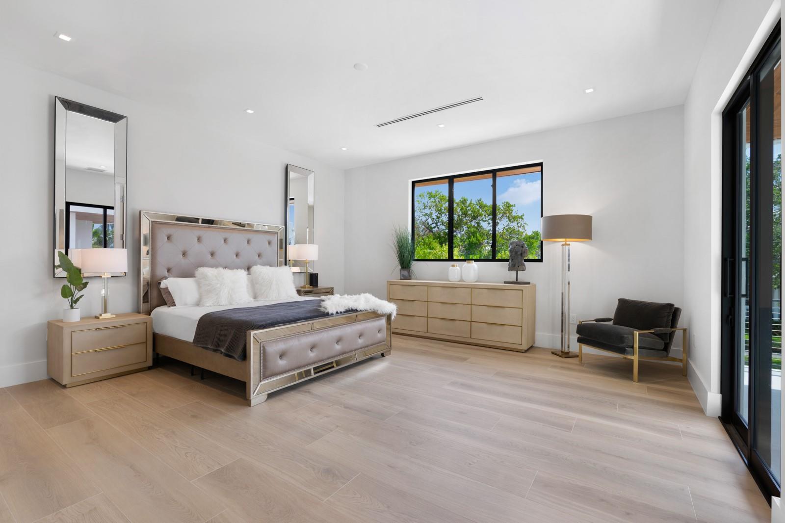 1957 Harbourview Dr Property Photo 60