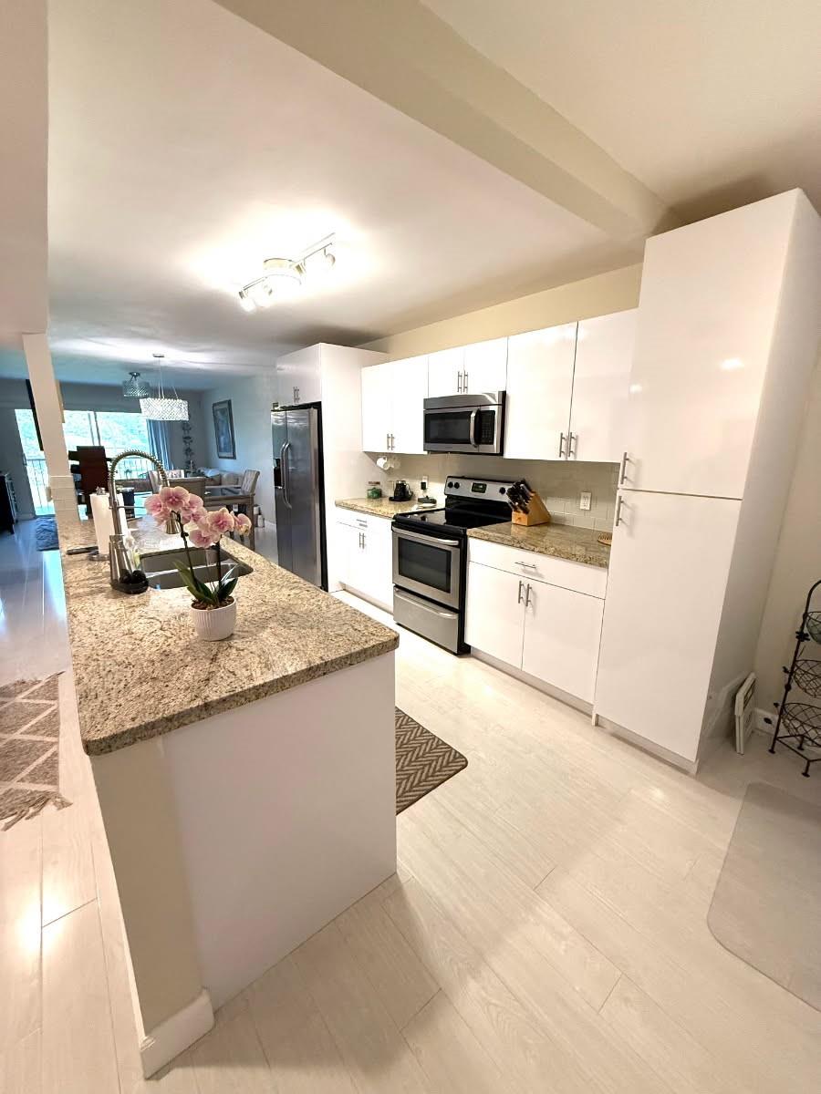 1600 SW 127th Way 208C Property Photo 1