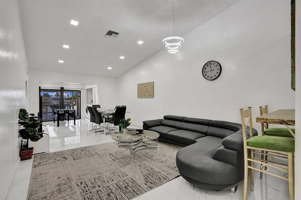 5434 SW 25th Ave