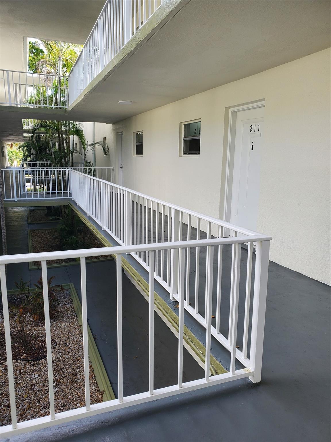 4205 N University Dr 211 Property Photo 3