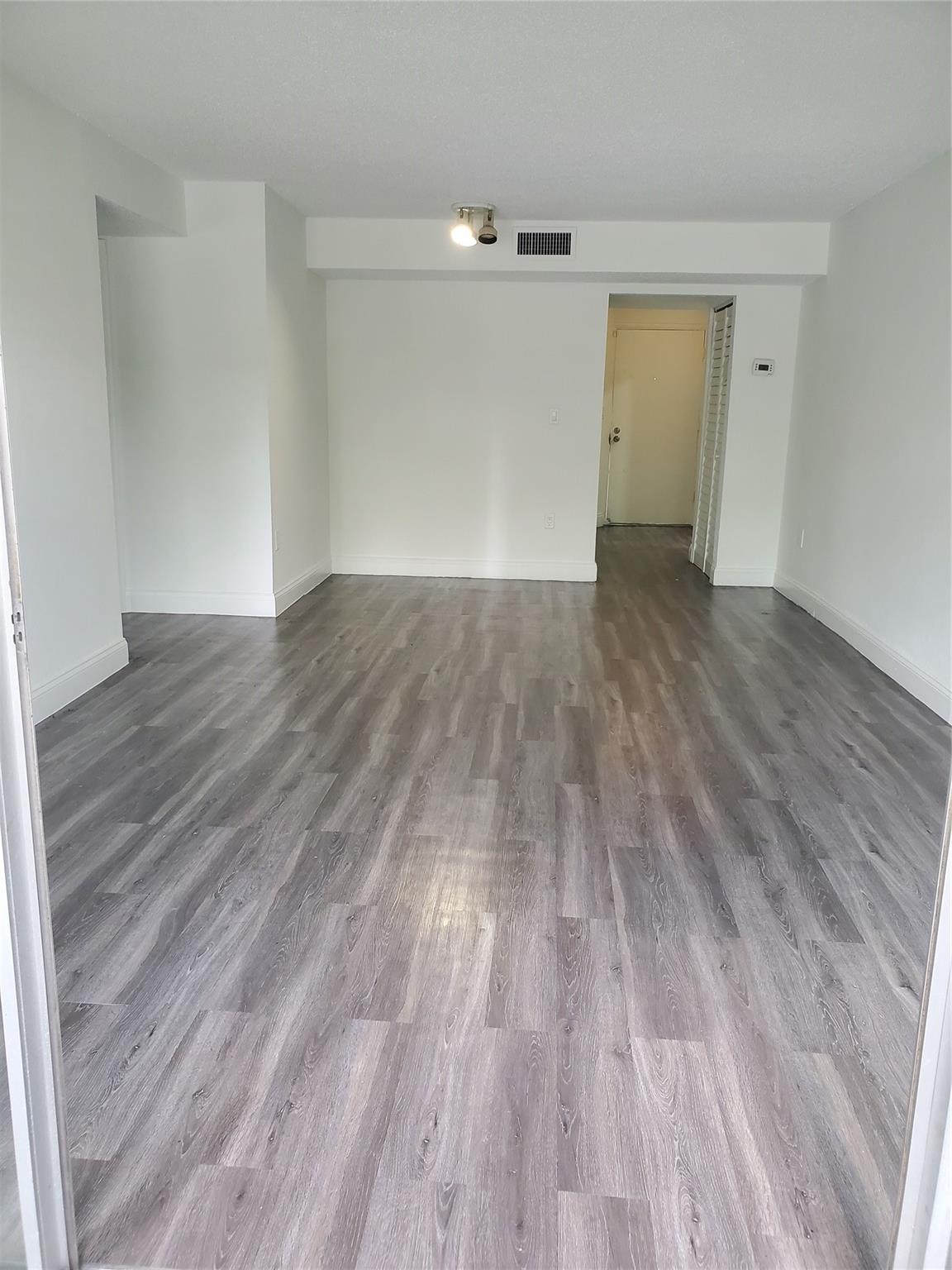4205 N University Dr 211 Property Photo 8