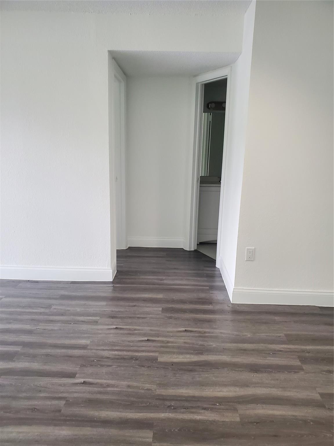 4205 N University Dr 211 Property Photo 9