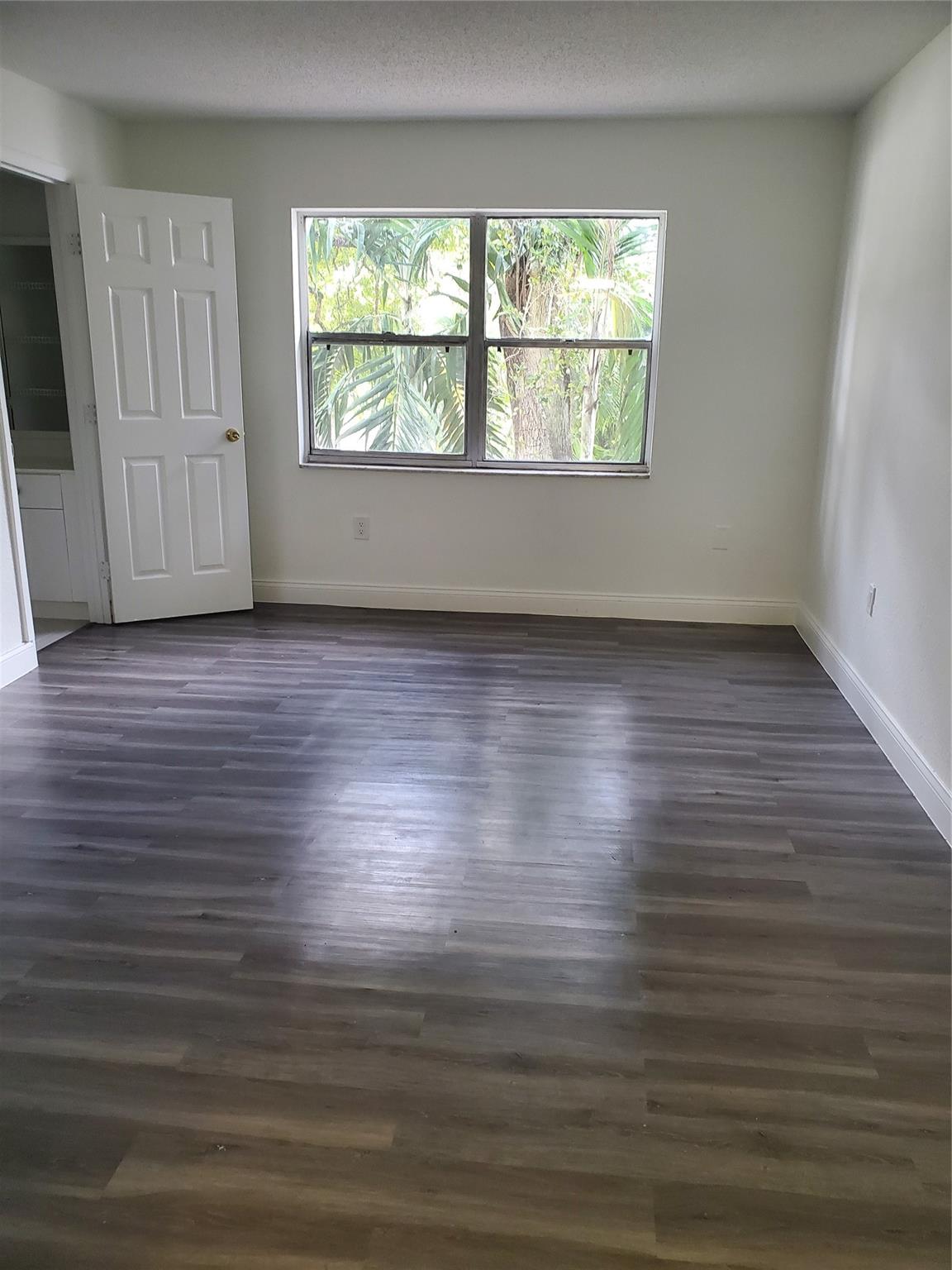4205 N University Dr 211 Property Photo 15